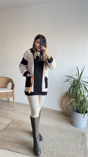 Peluş Detaylı Kapüşonlu Siyah  Sweatshirt