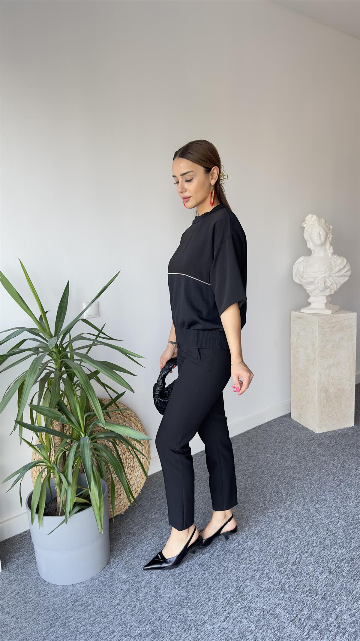 Triko Ve Taş Detay Saten Bluz 