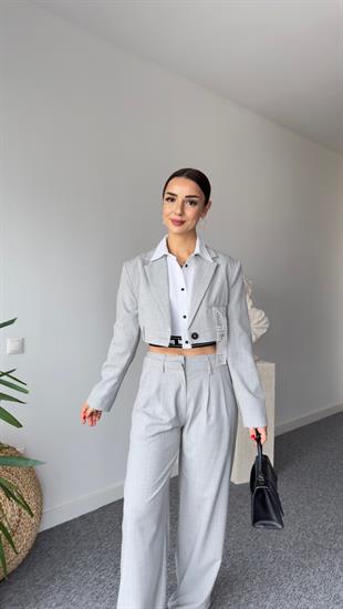 Etiket Detaylı Çizgili Gri Crop Blazer