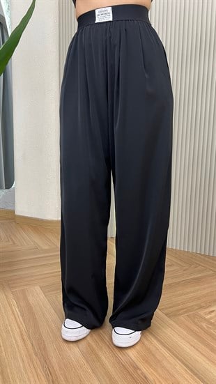 Lengsa Bel Etiket Detaylı Siyah Pantolon