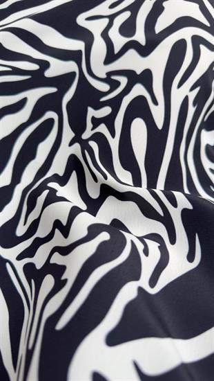 Orta Siyah Şeritli Zebra Desenli Elbise 