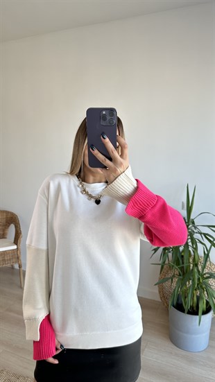 Kolları Triko Detaylı Beyaz Sweatshirt