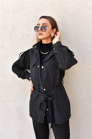 Kolları Fistolu Siyah Trenchcoat