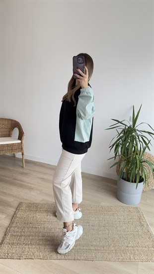 Kolları Renkli Paraşüt Siyah Sweat