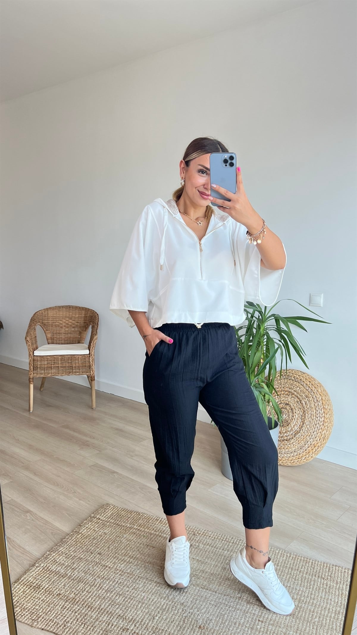 Beli Lastikli Paça Pile Detaylı Pantolon