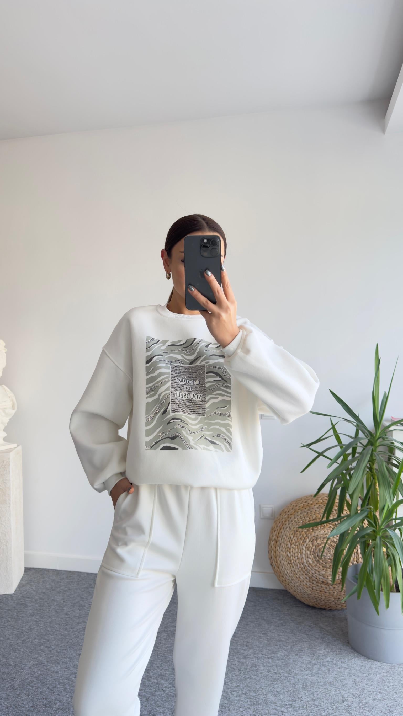 Mels Taşlı Ve Zebra Desen Beyaz Sweat