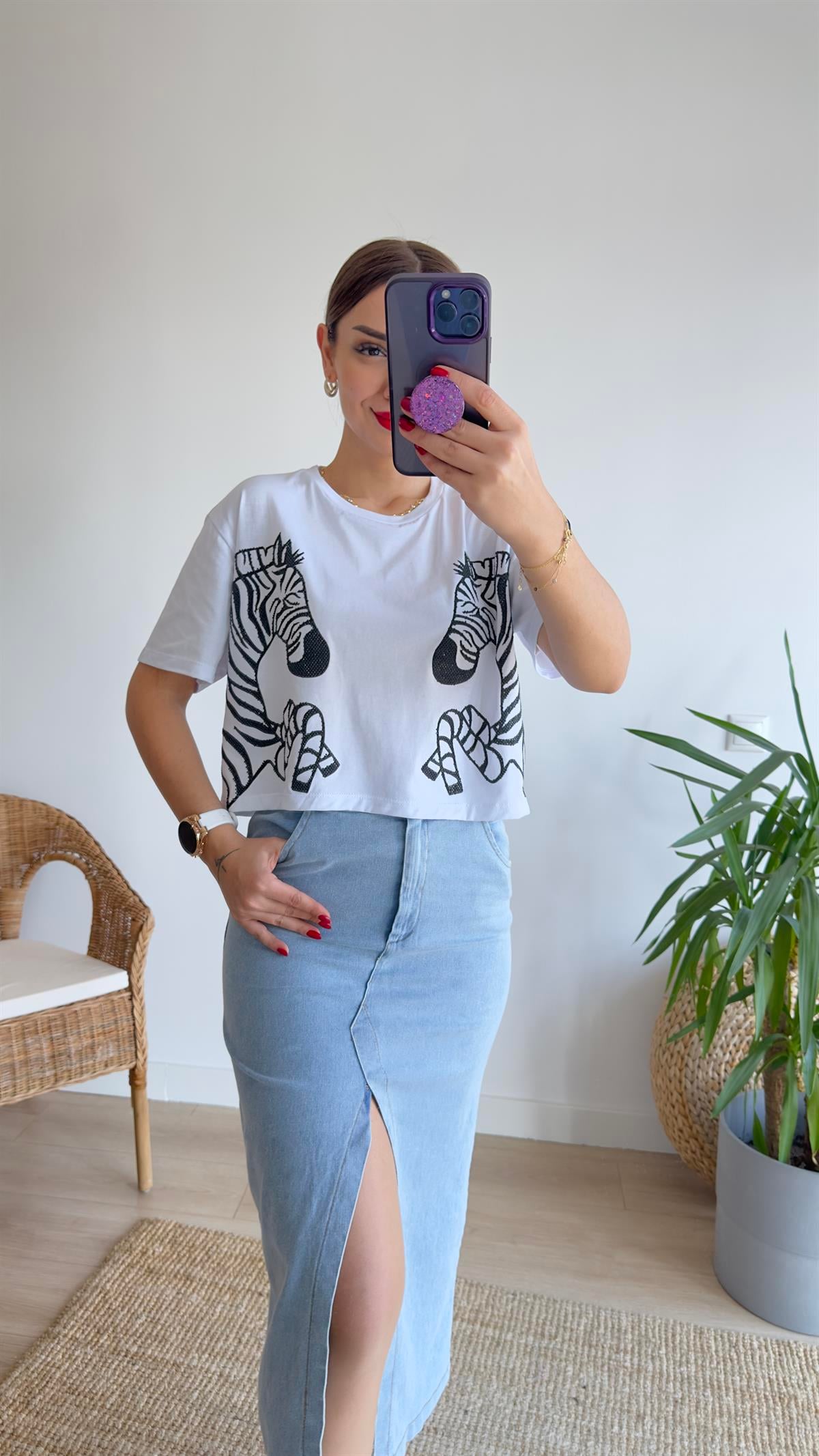 Zebra İşlemeli Beyaz Tshirt