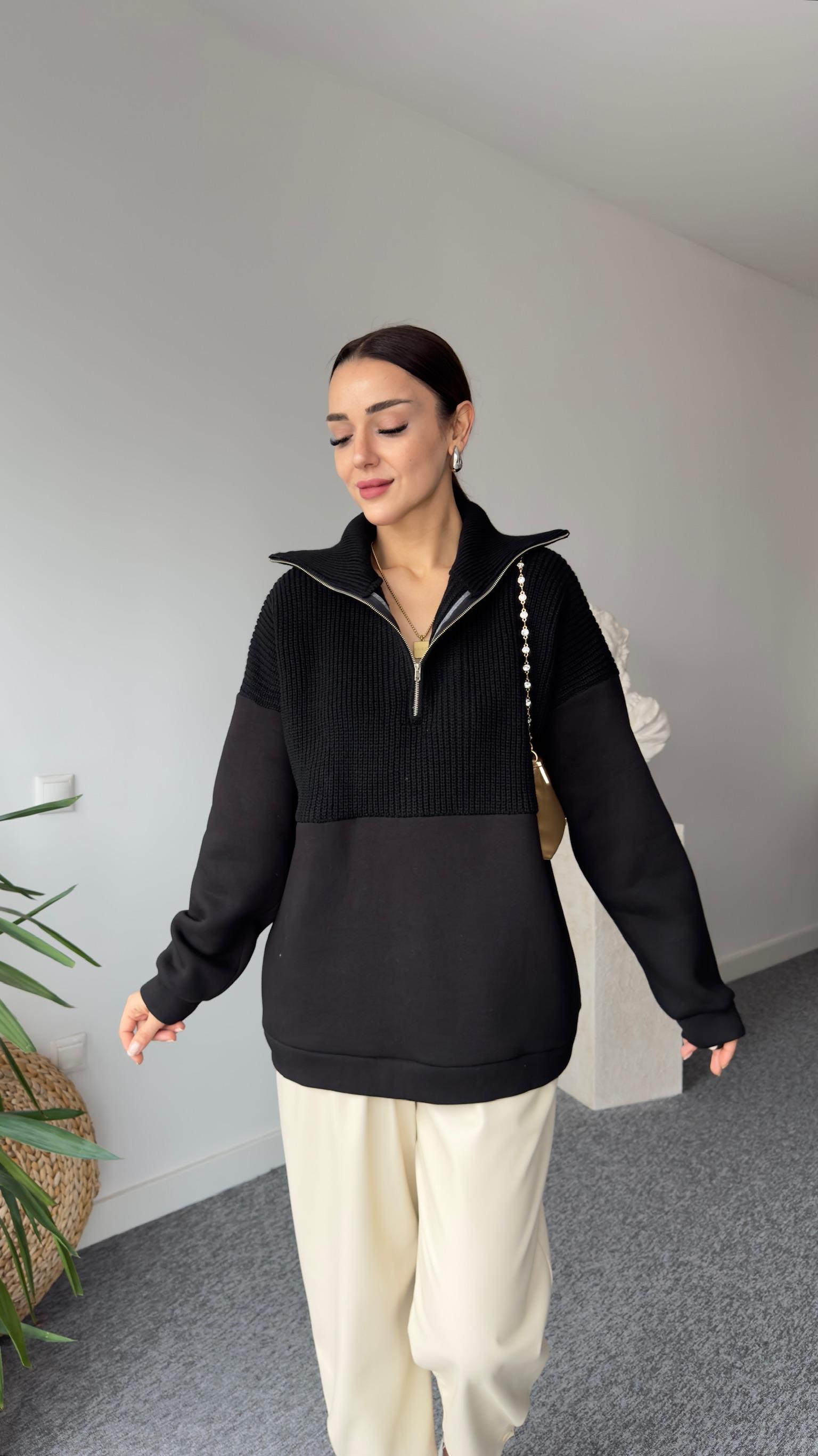 Üst Trikolu Fermuarlı Siyah Sweatshirt