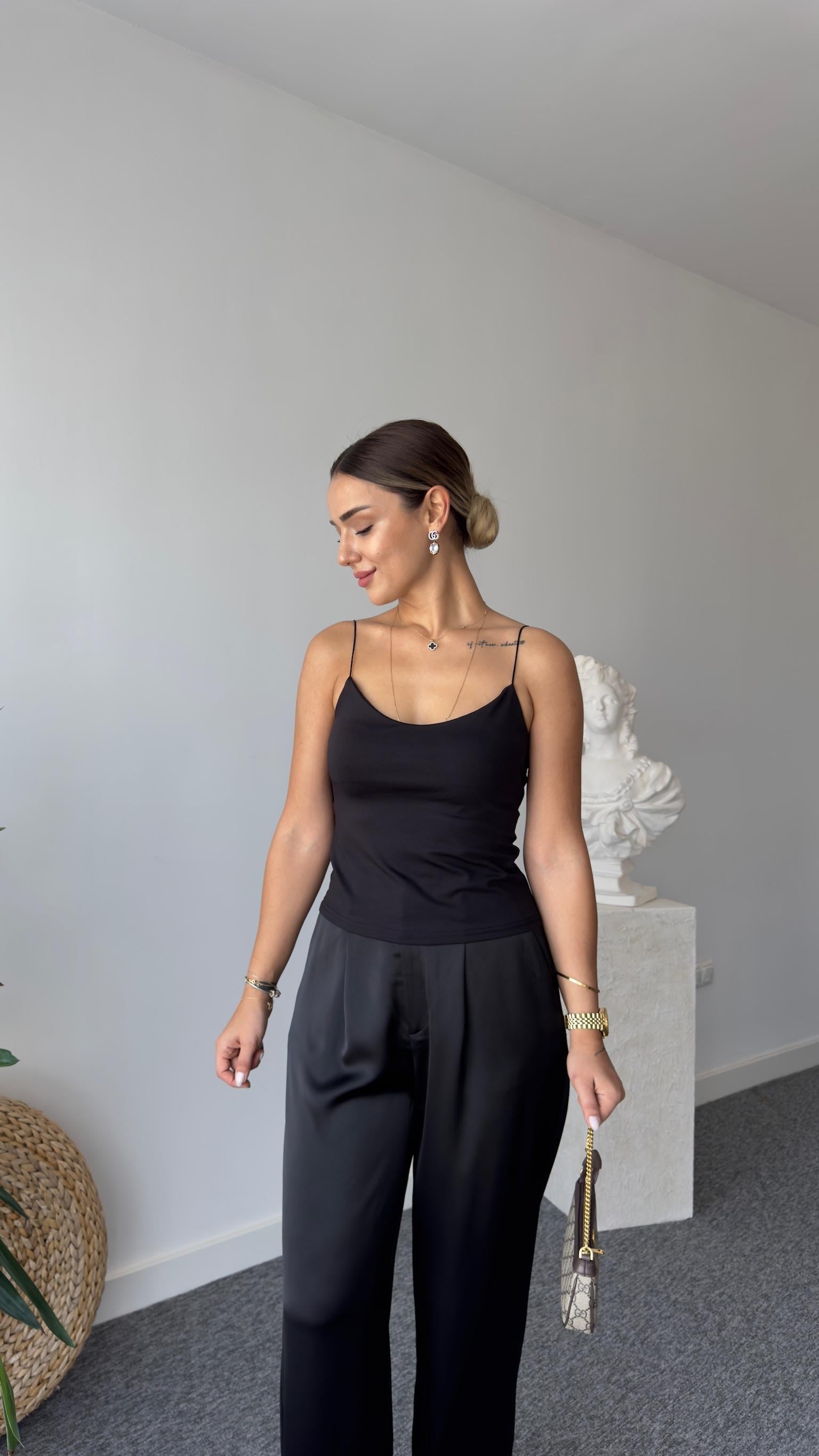 Romel İnce Askılı Siyah Atlet