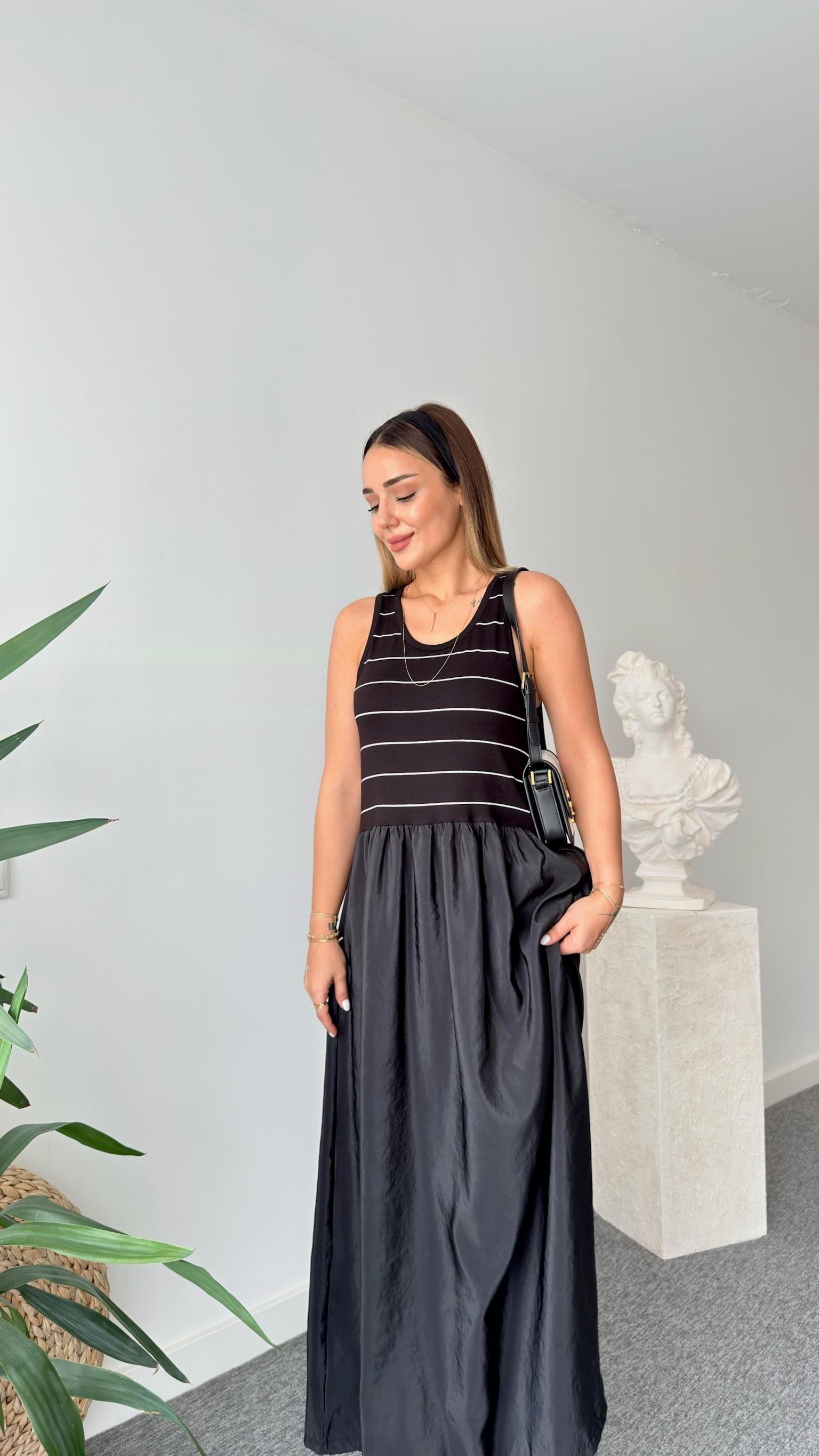 Loremi Üstü Çizgili Garnili Basic Elbise
