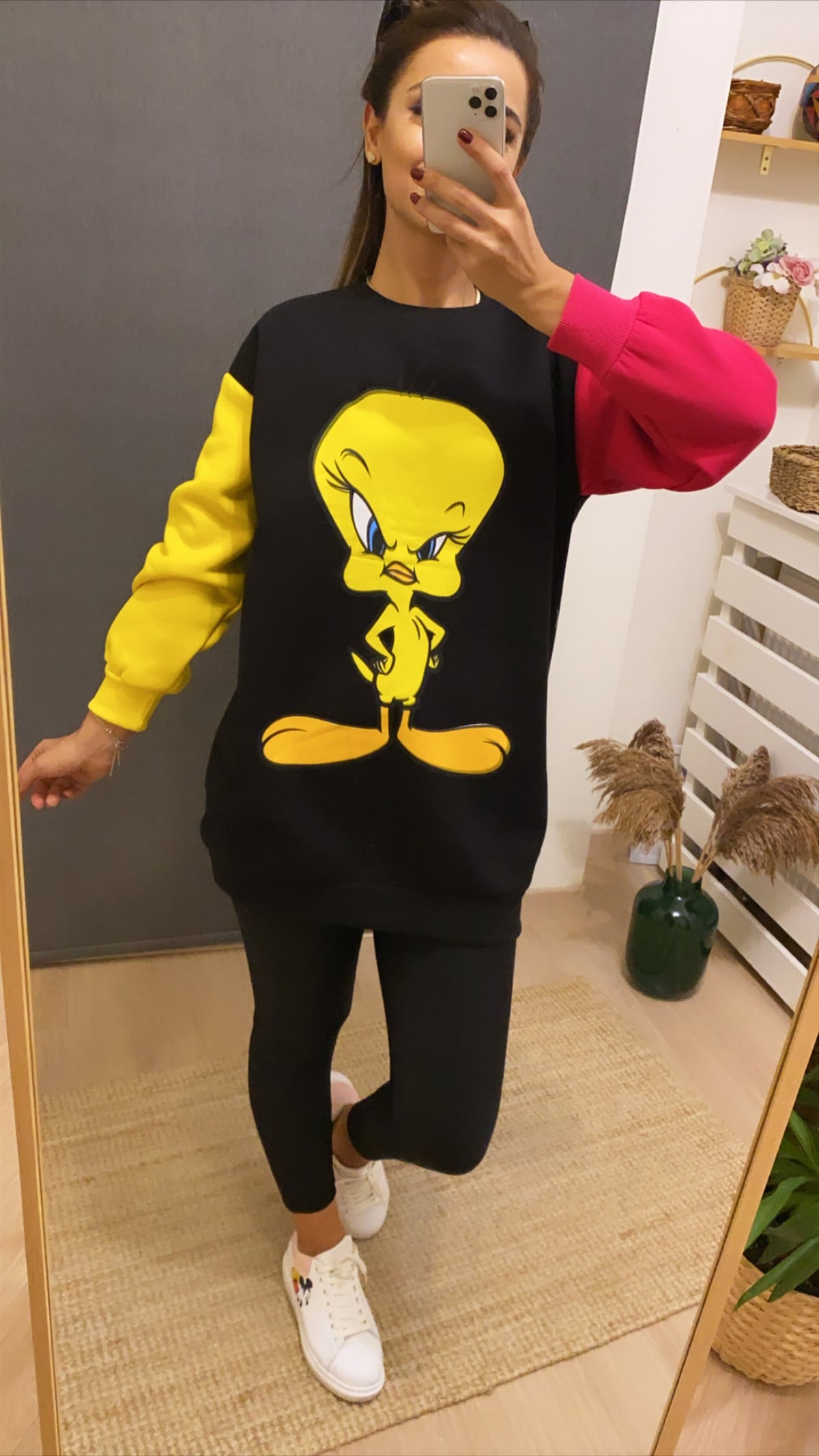 Kolları Renkli Siyah Tweety