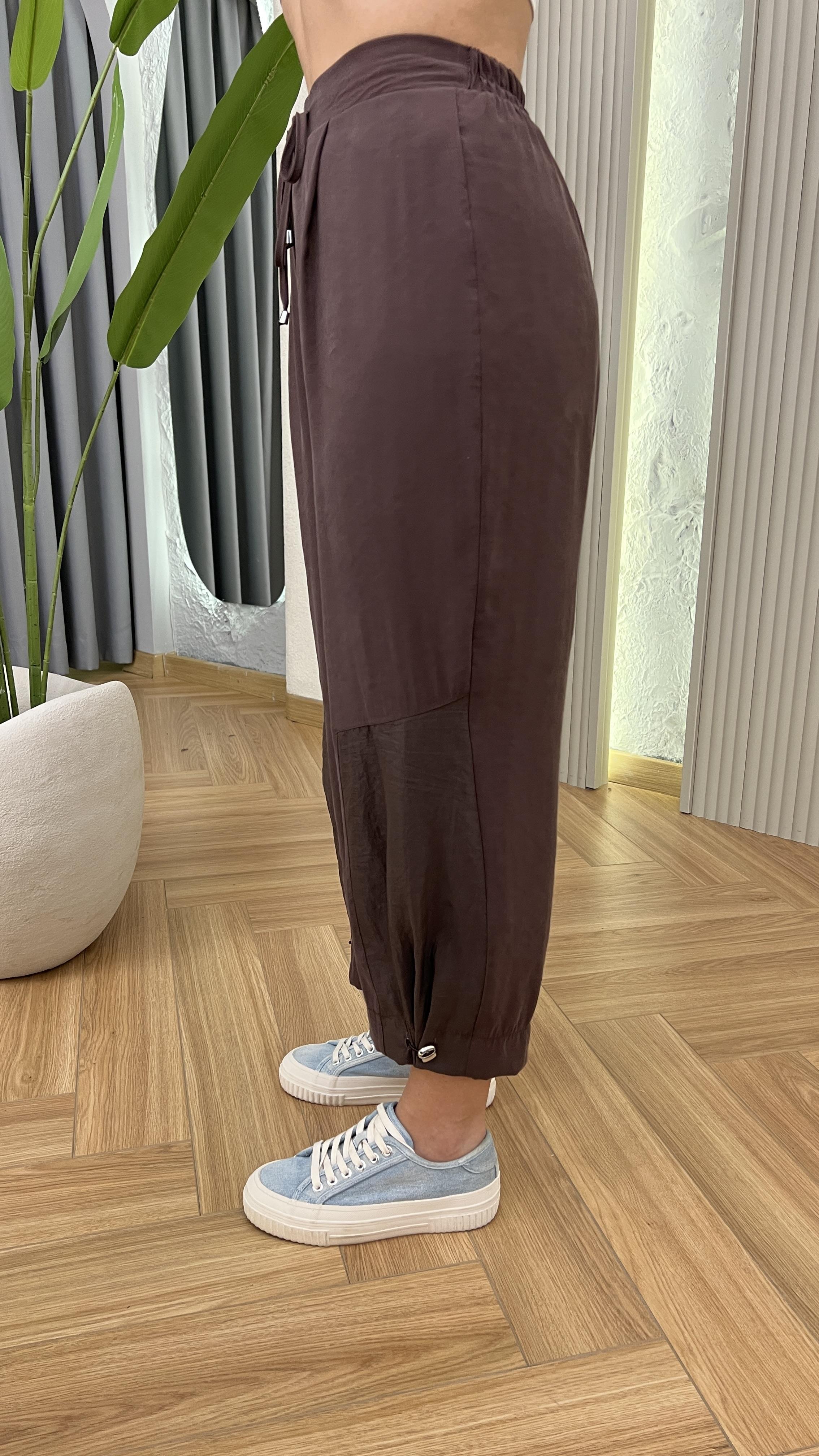 Kahve Resal Paraşüt Detaylı Arkası Lastikli Tensel Pantolon