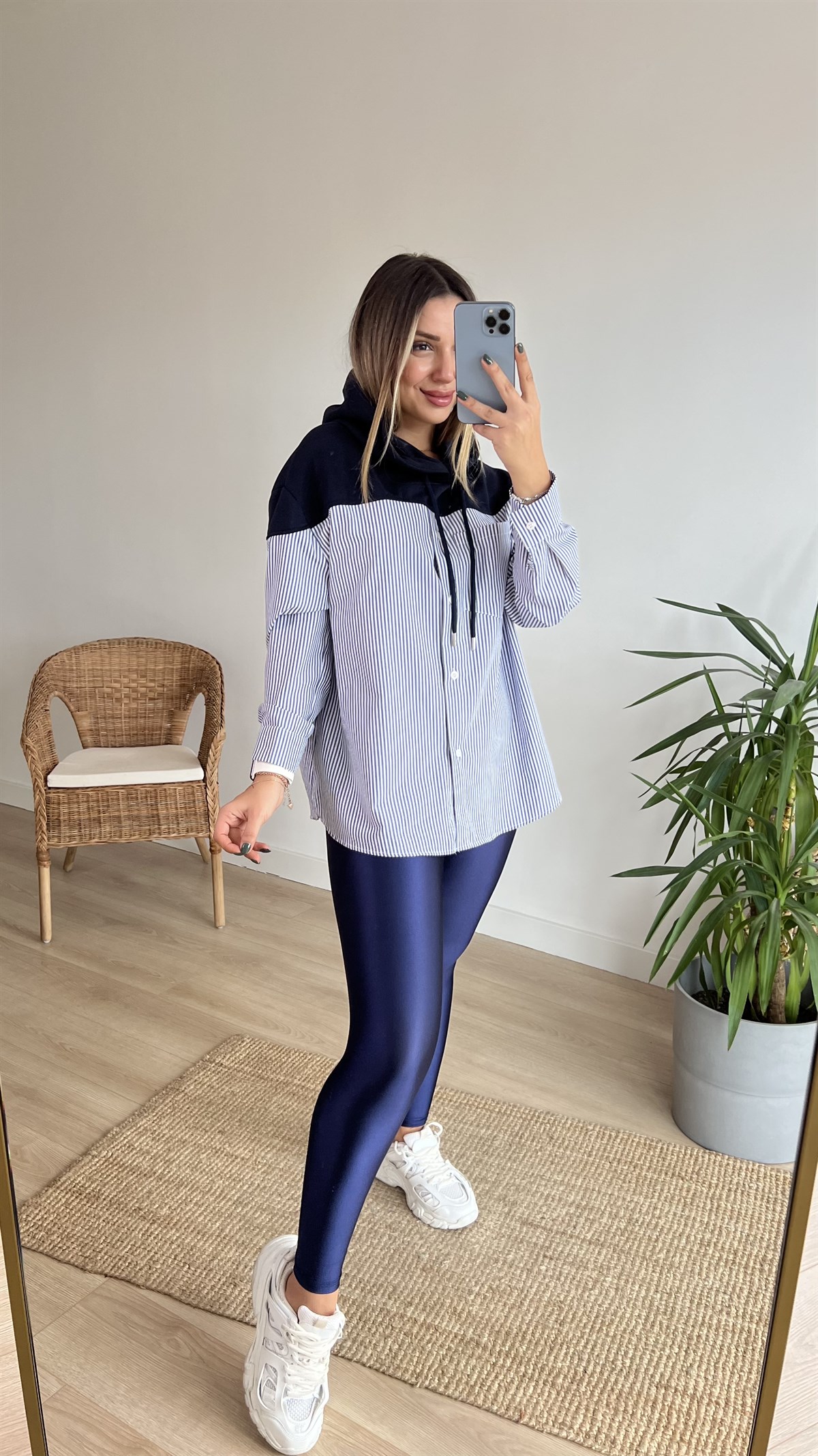 Lacivert Marka Model Gömlek Detaylı Sweatshirt 