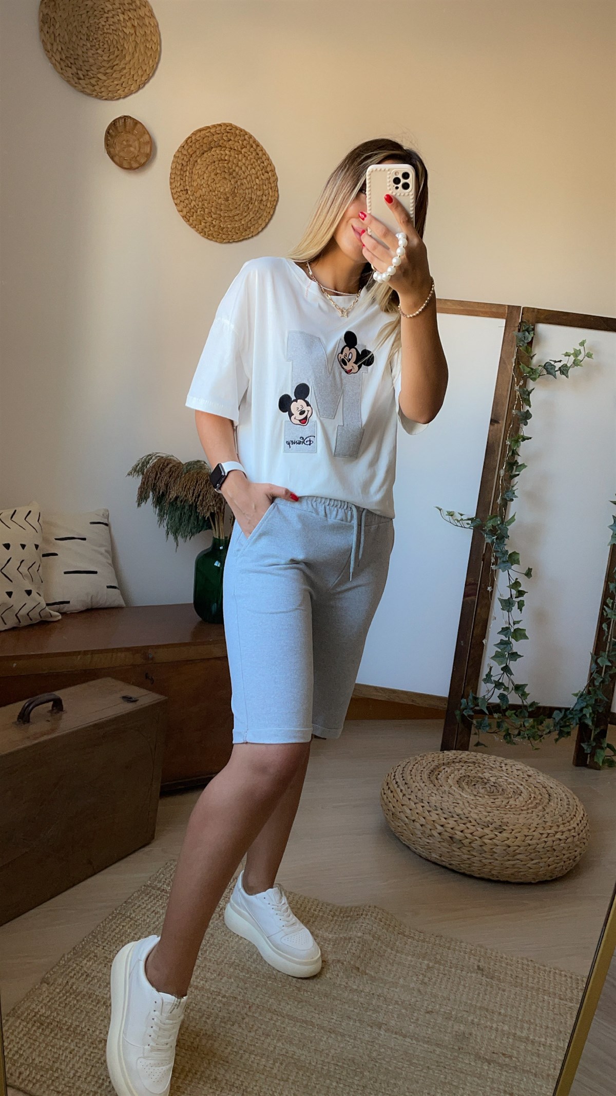Mickey İşlemeli Gri Şortlu Takım