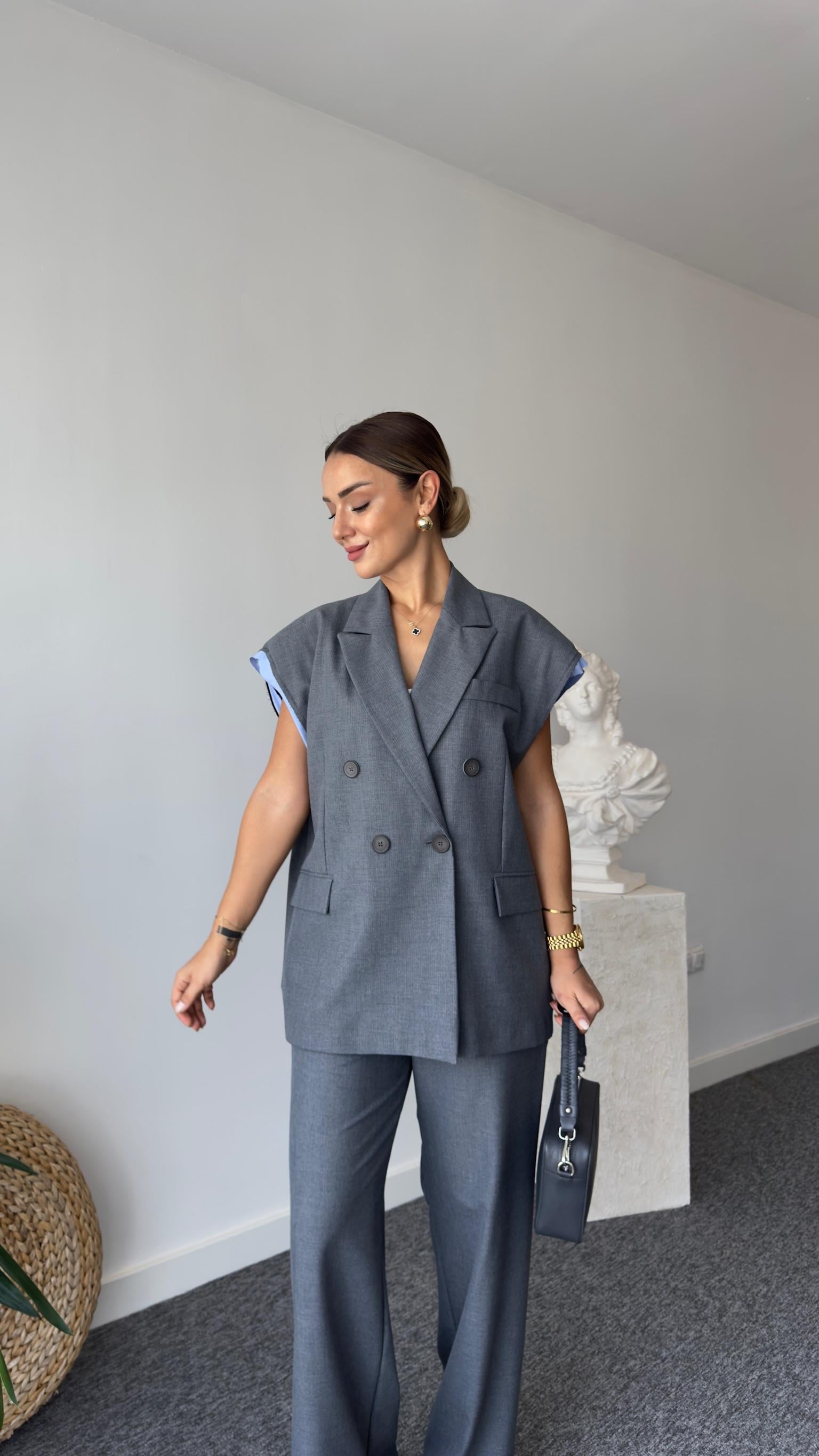 Patric Sırt Pencere Detay Tasarım Gri Yelek