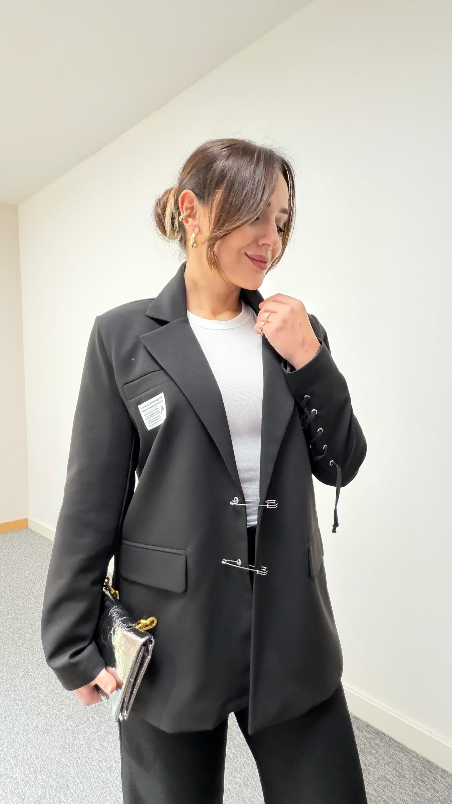 Guga Aksesuar Detaylı Siyah Blazer Ceket