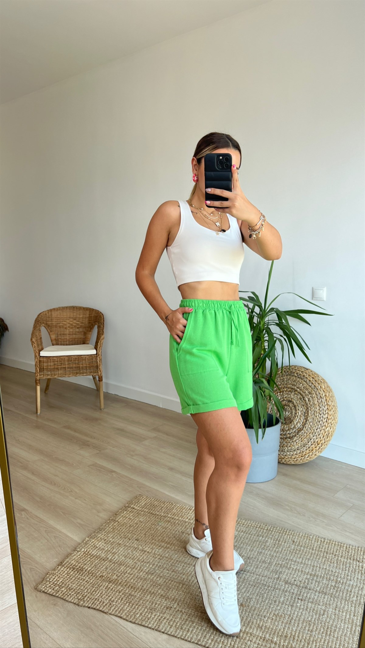 Beli Lastikli Yeşil Keten Şort