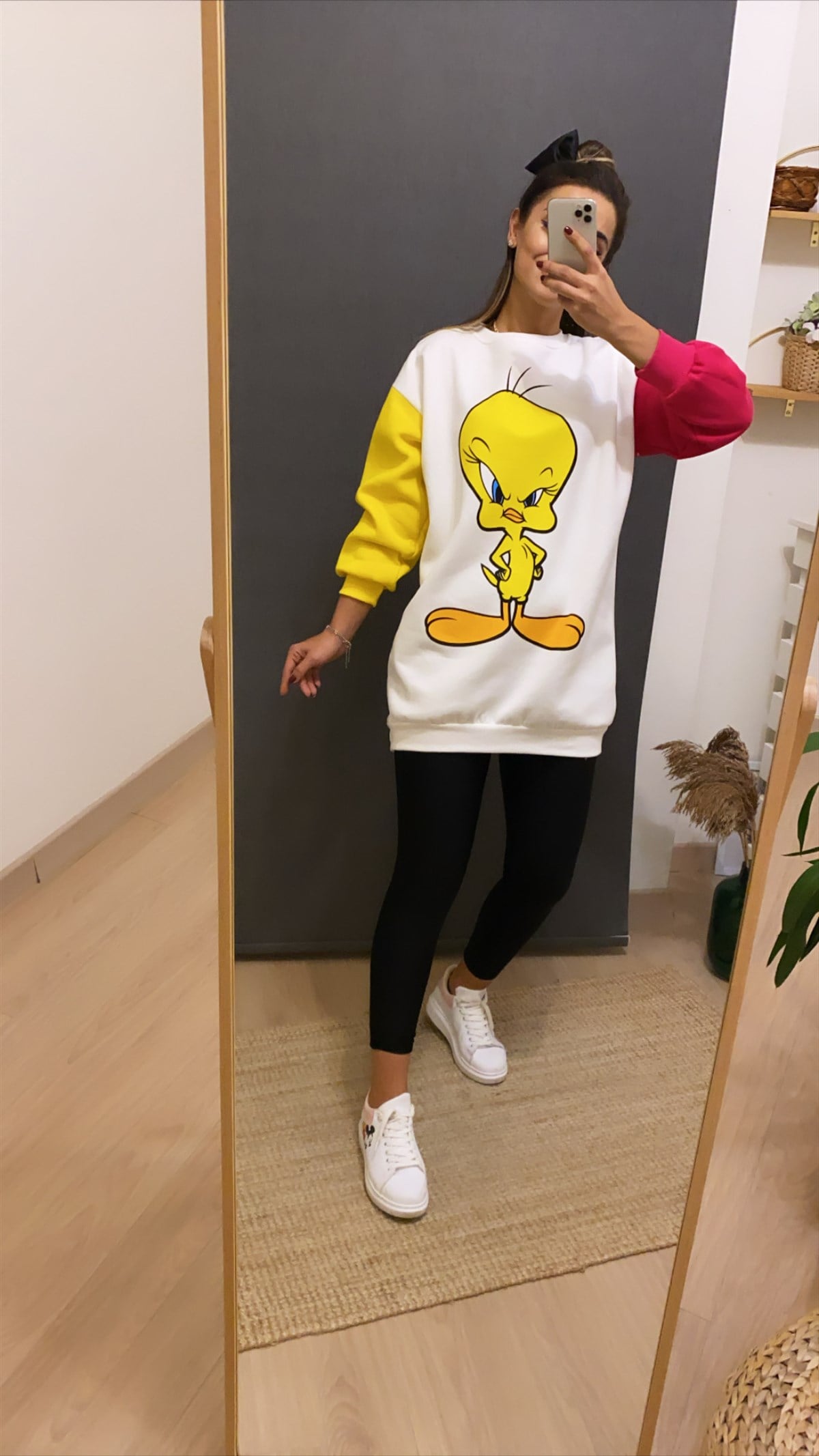 Kolları Renkli Beyaz Tweety