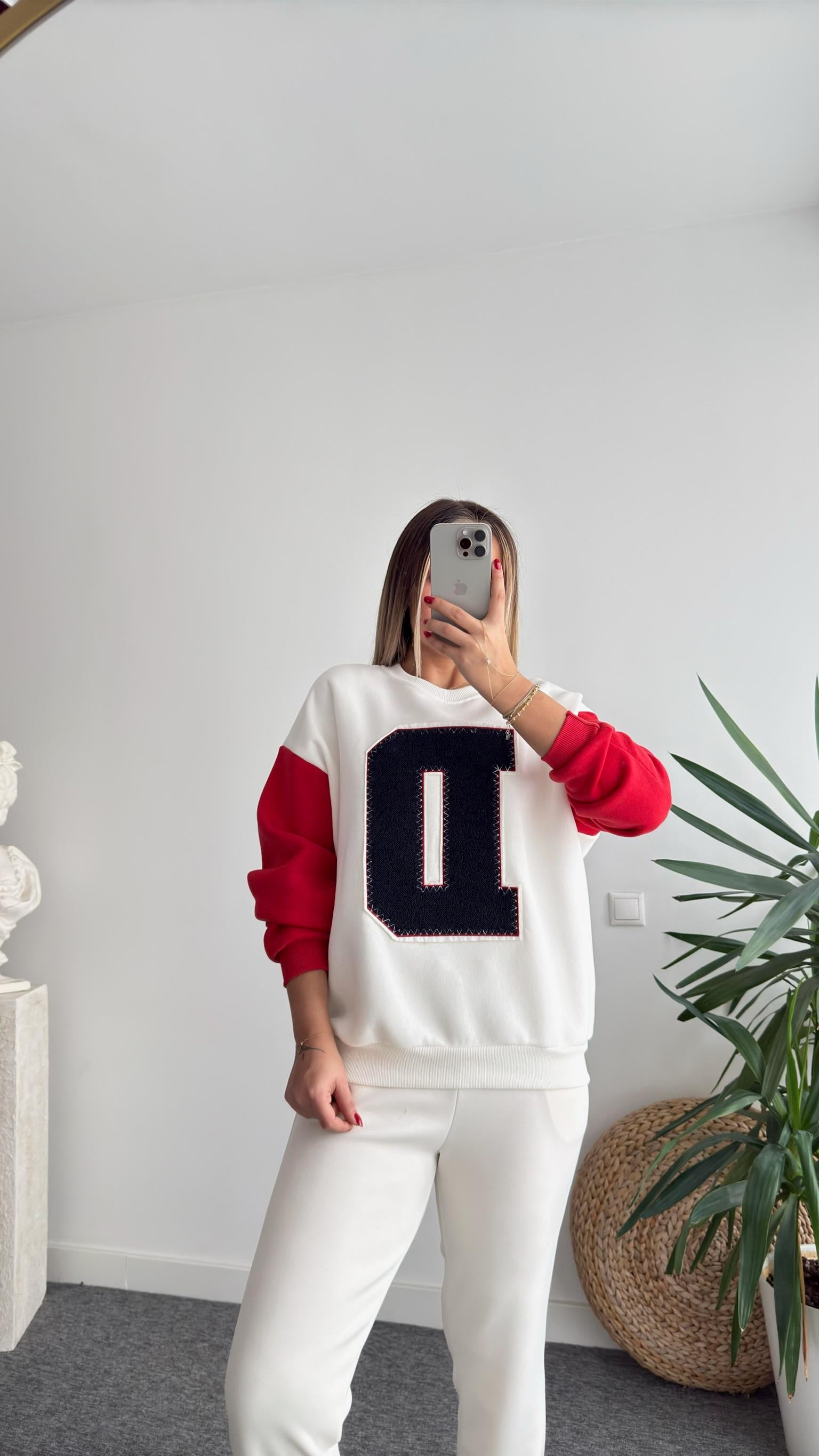 Beyaz Rimen D Nakışlı Sweatshirt