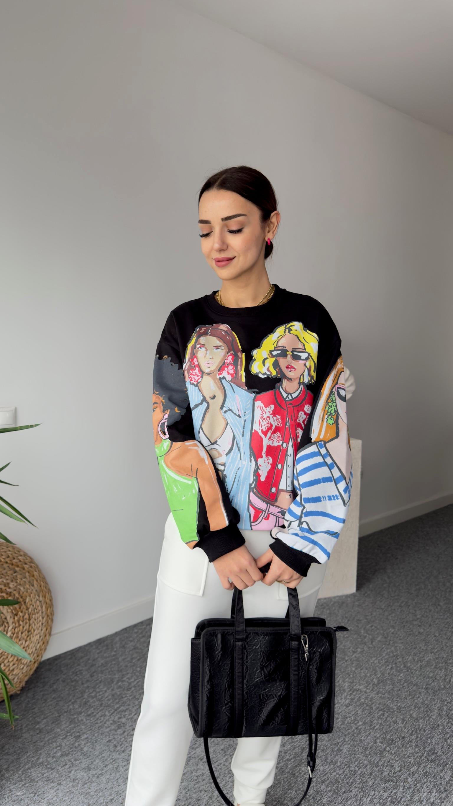 Renkli Kız Baskılı Siyah Sweatshirt