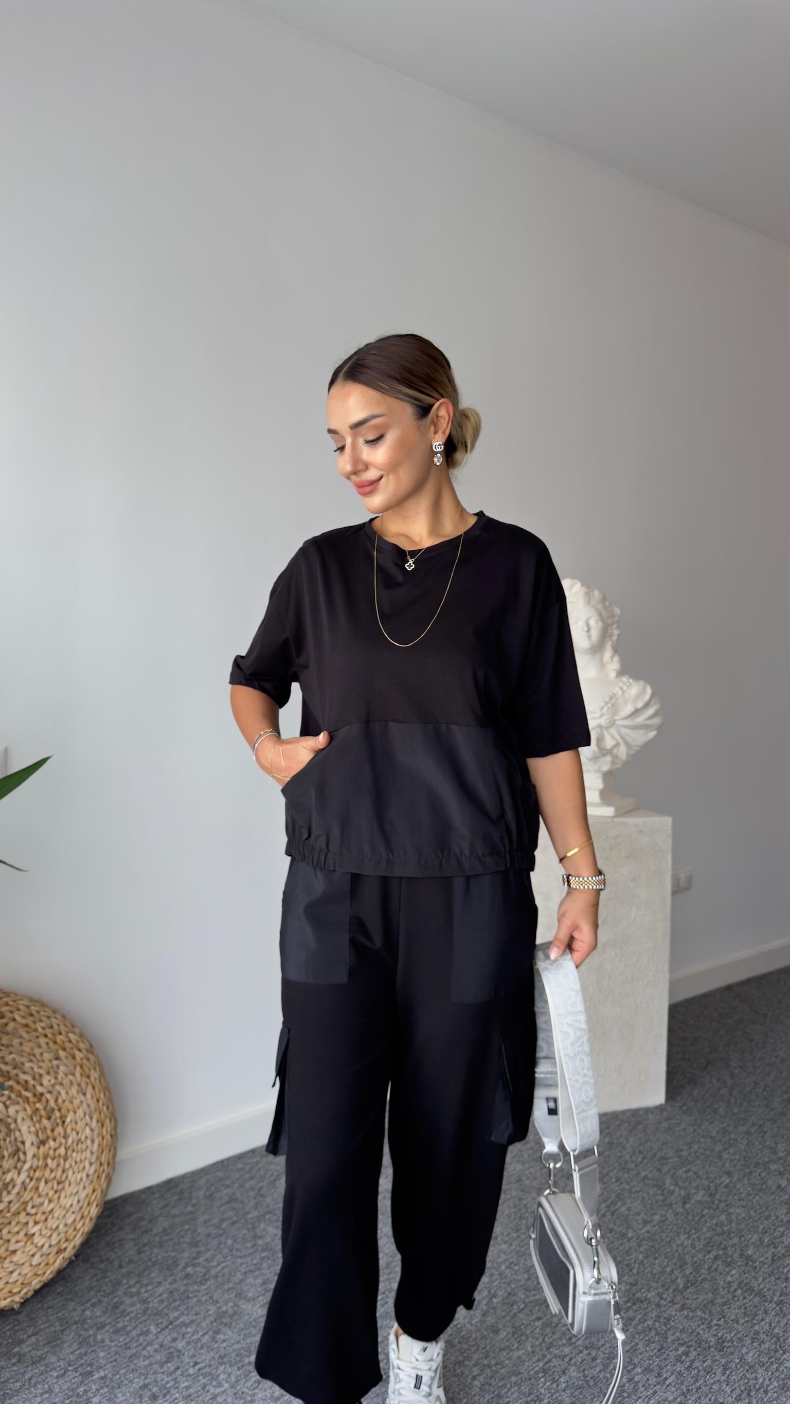 Kia Sırt Düğmeli Siyah Tshirt