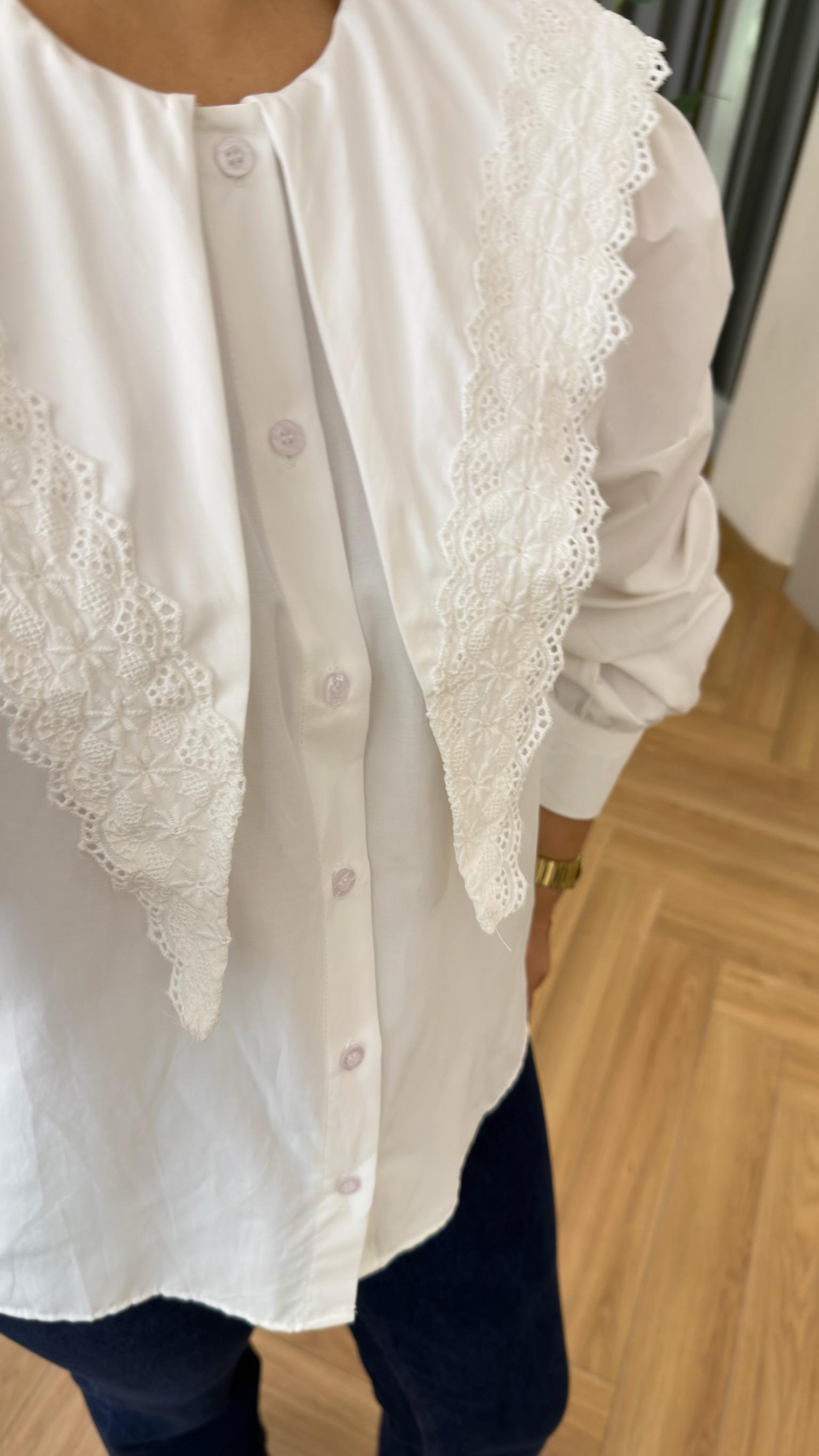 Vintage Beyaz Gömlek