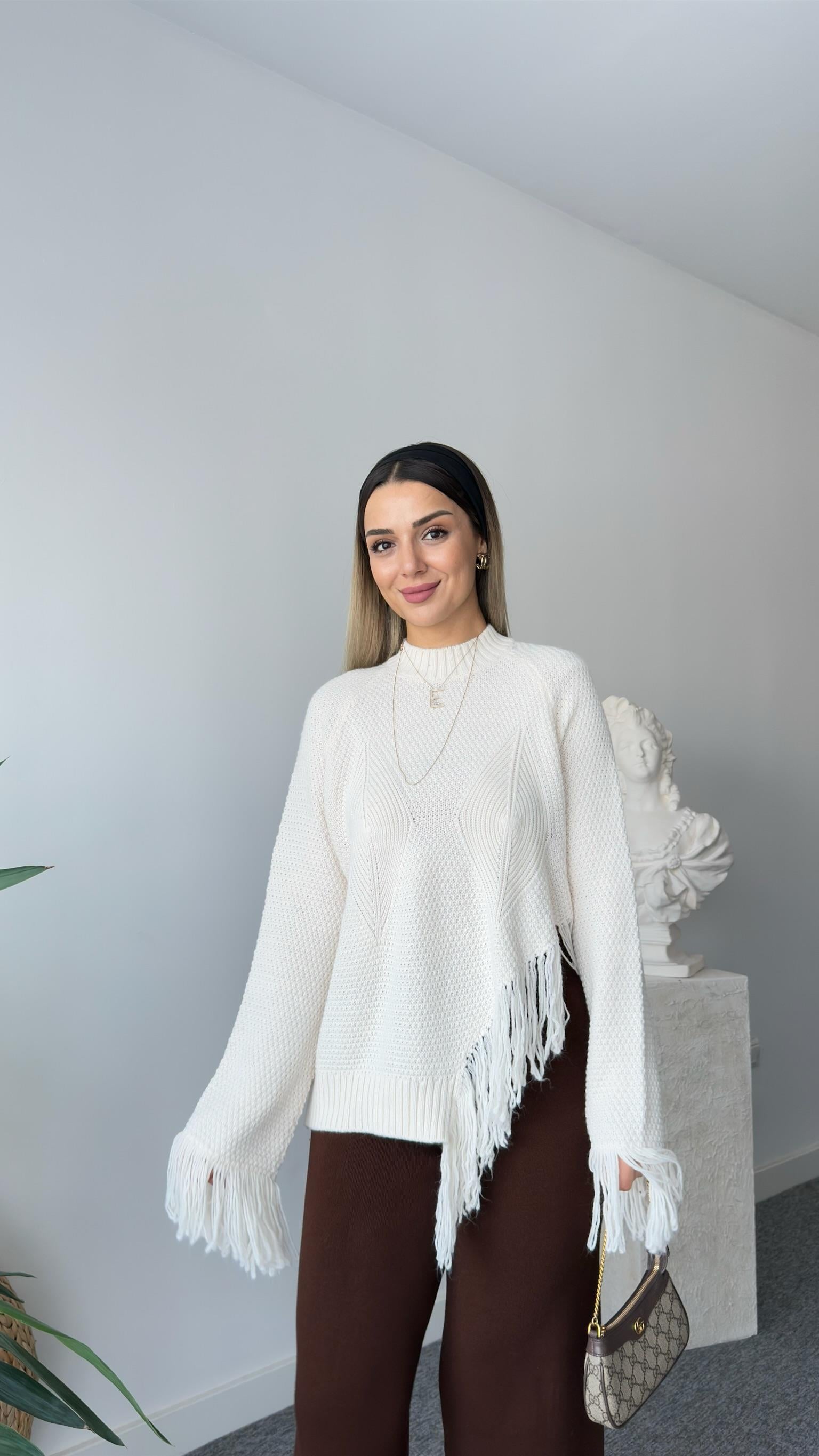 Miyle Püskül Detaylı Bej Kazak
