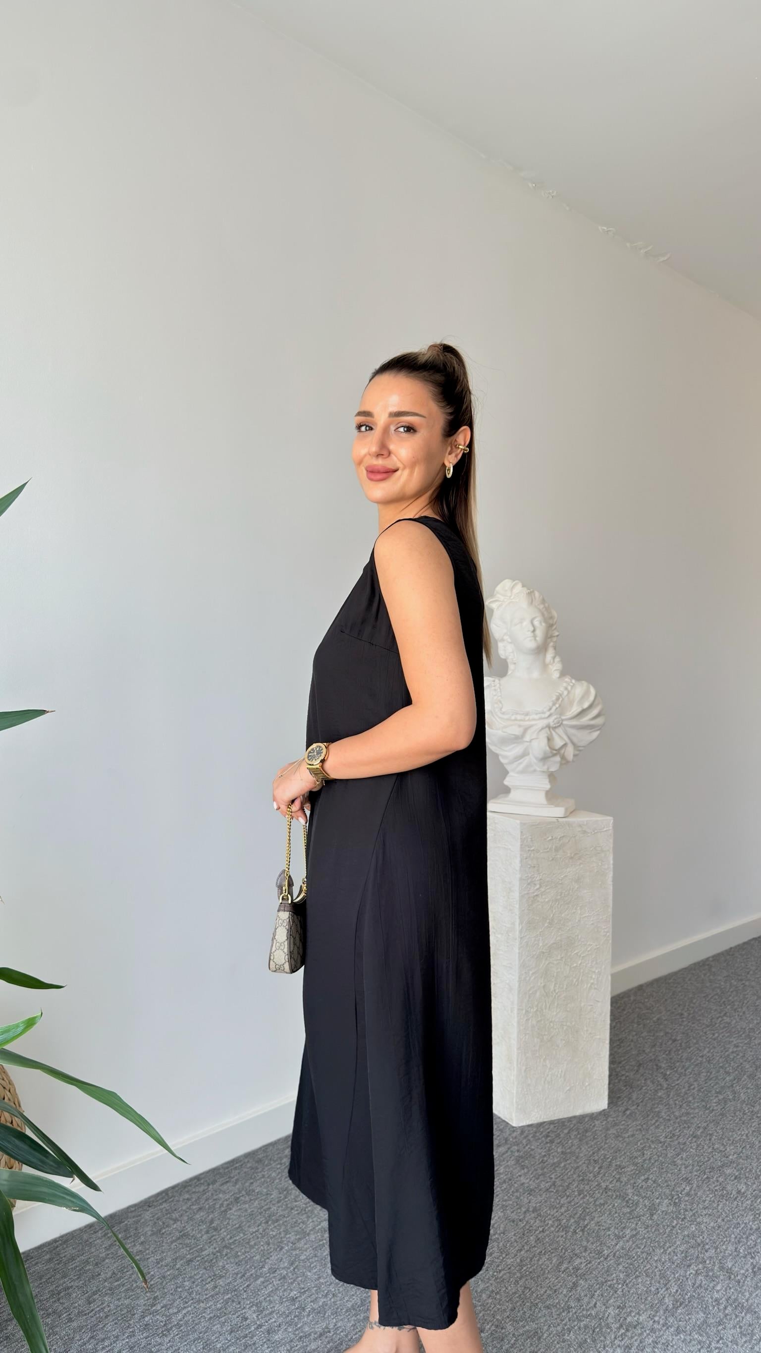 Siyah Sitra Kolsuz Basic Elbise 