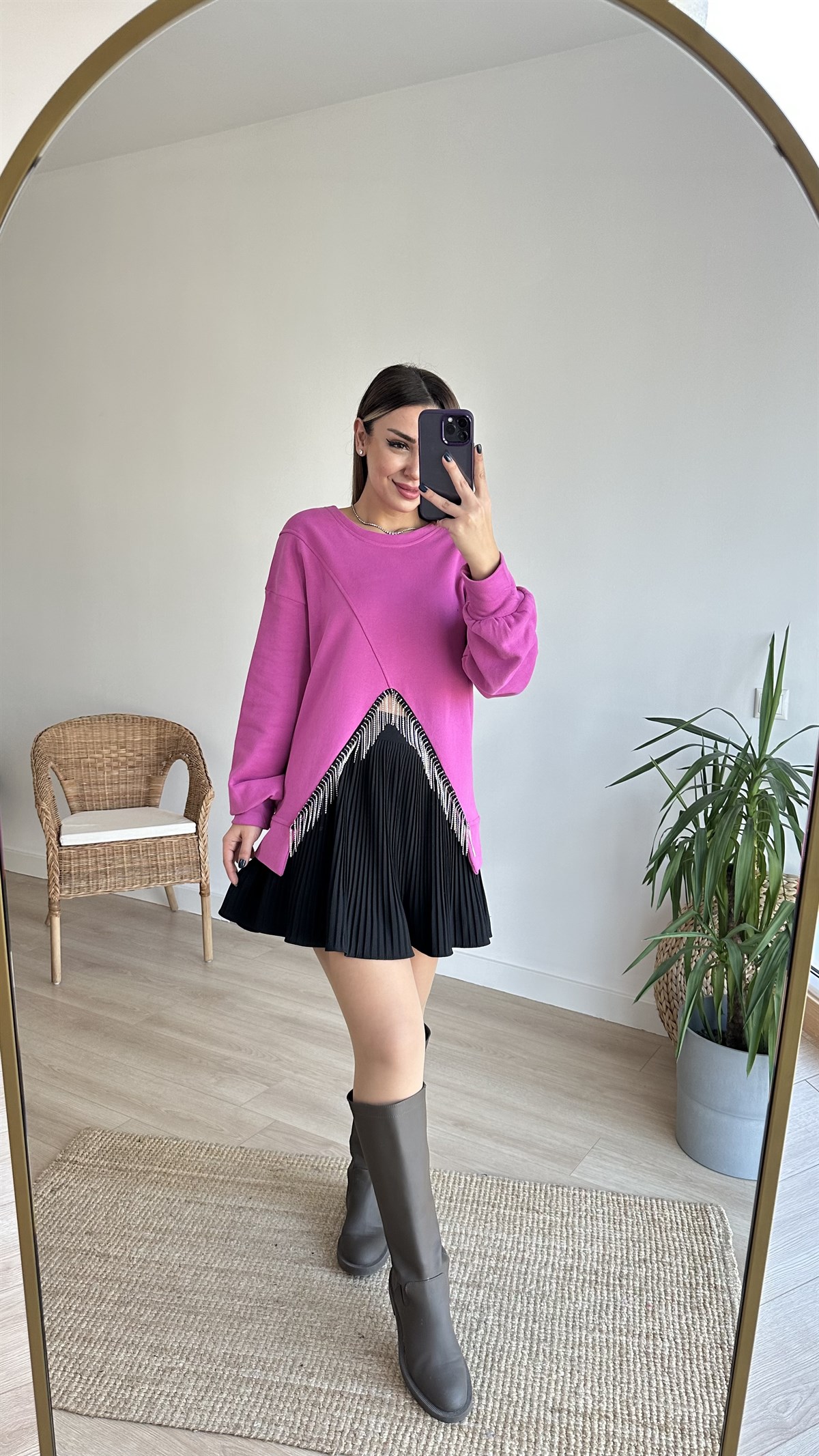 Üç İplik Önü V Taş Detaylı Pembe Tasarım Sweat