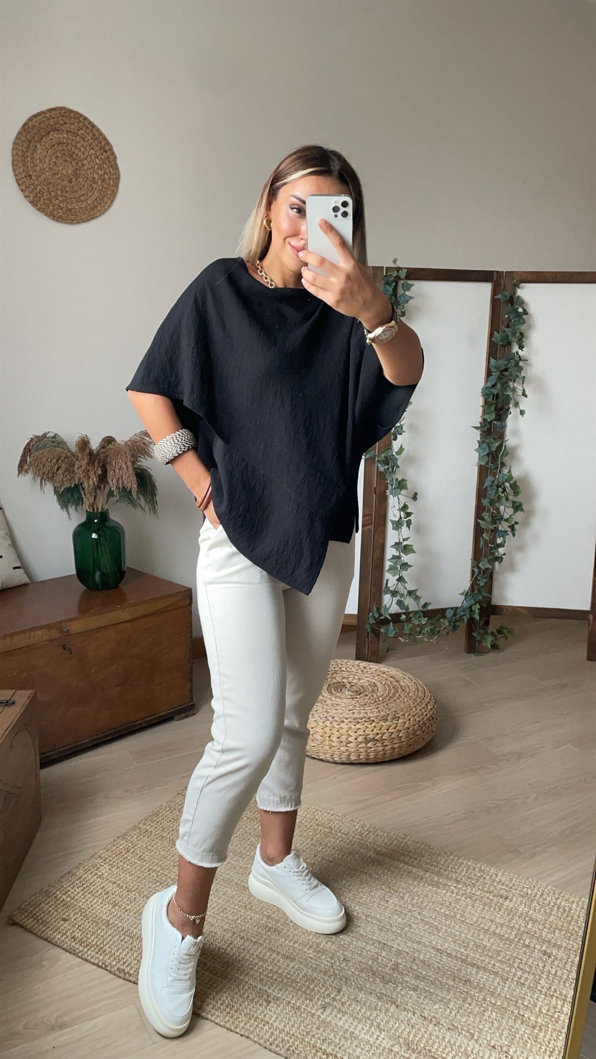 Siyah Asimetrik Kesim Bluz