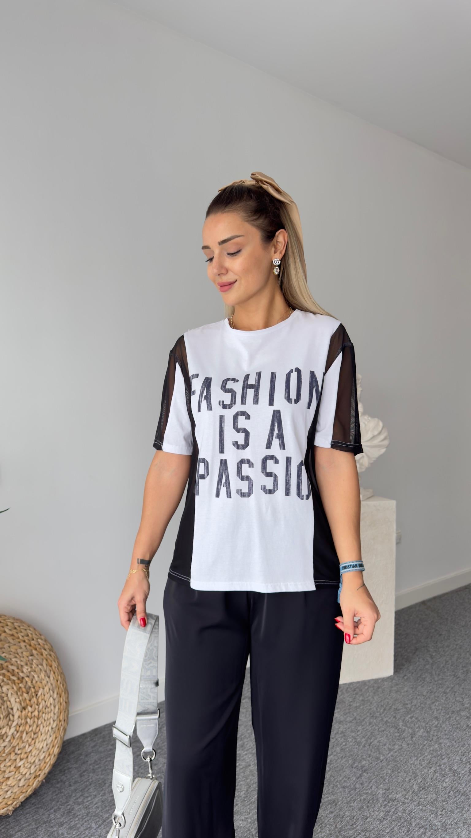 Tül Detay Yazılı Beyaz Tshirt