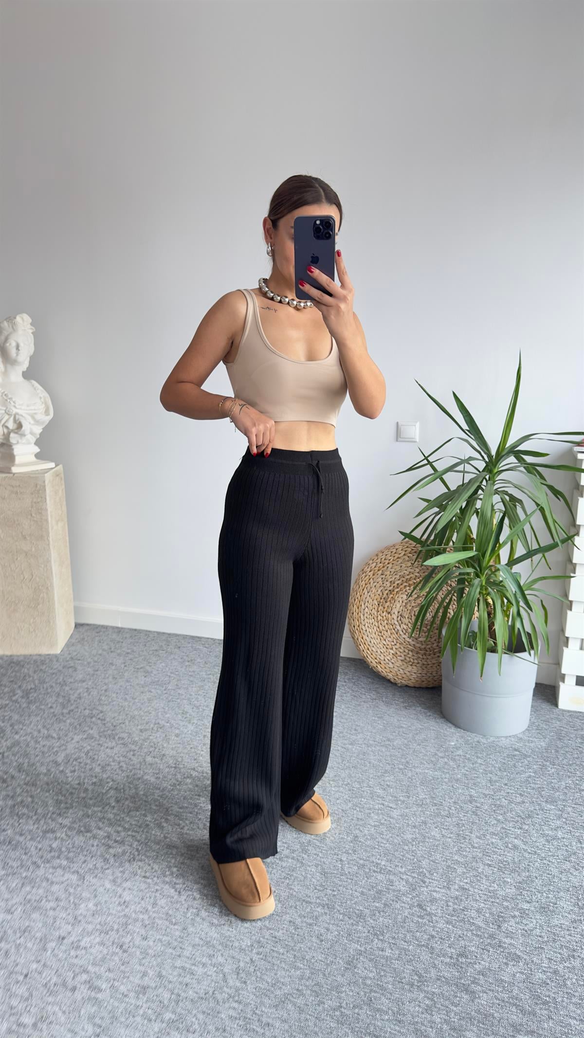 Elin Siyah Triko Pantolon