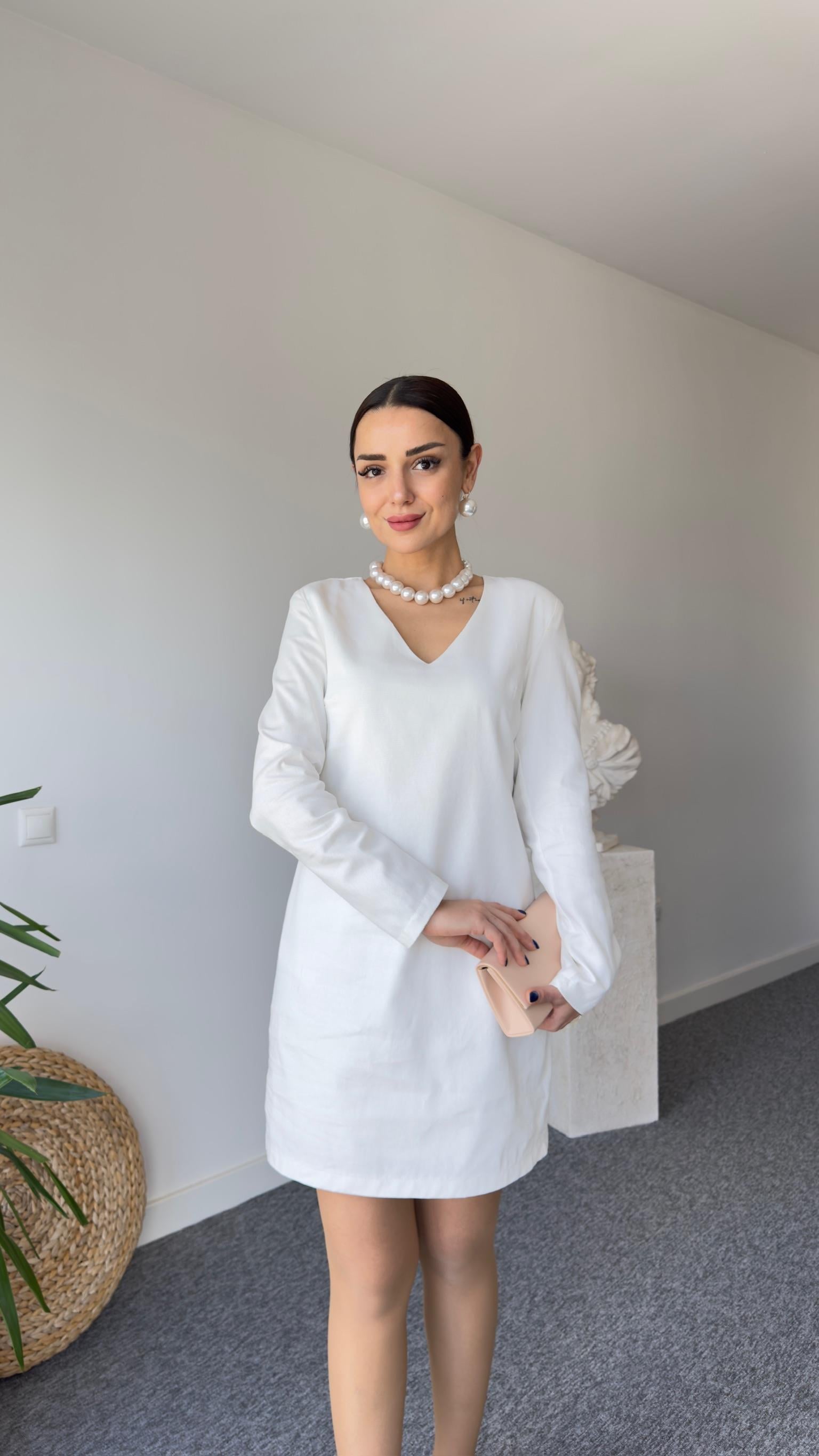 V Yaka Astarlı Beyaz Gabardin Elbise 