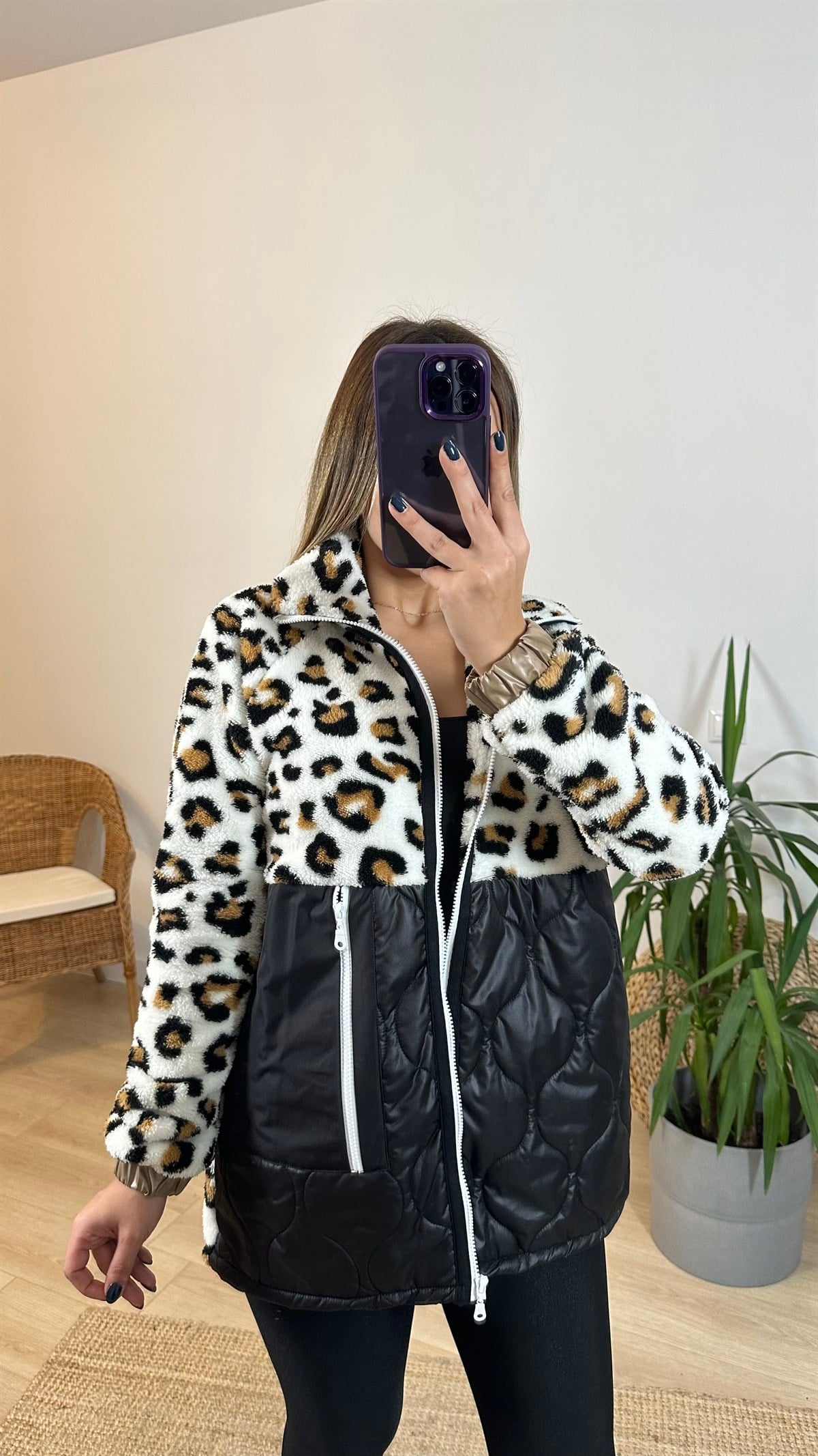 Kapitone Detaylı Ekru Leopar Peluş