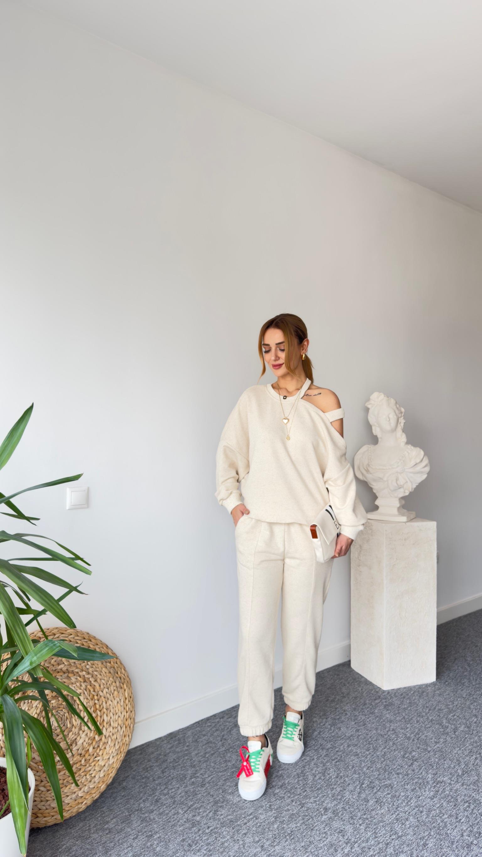 Omuz Pencereli Taş Eşofman Takımı