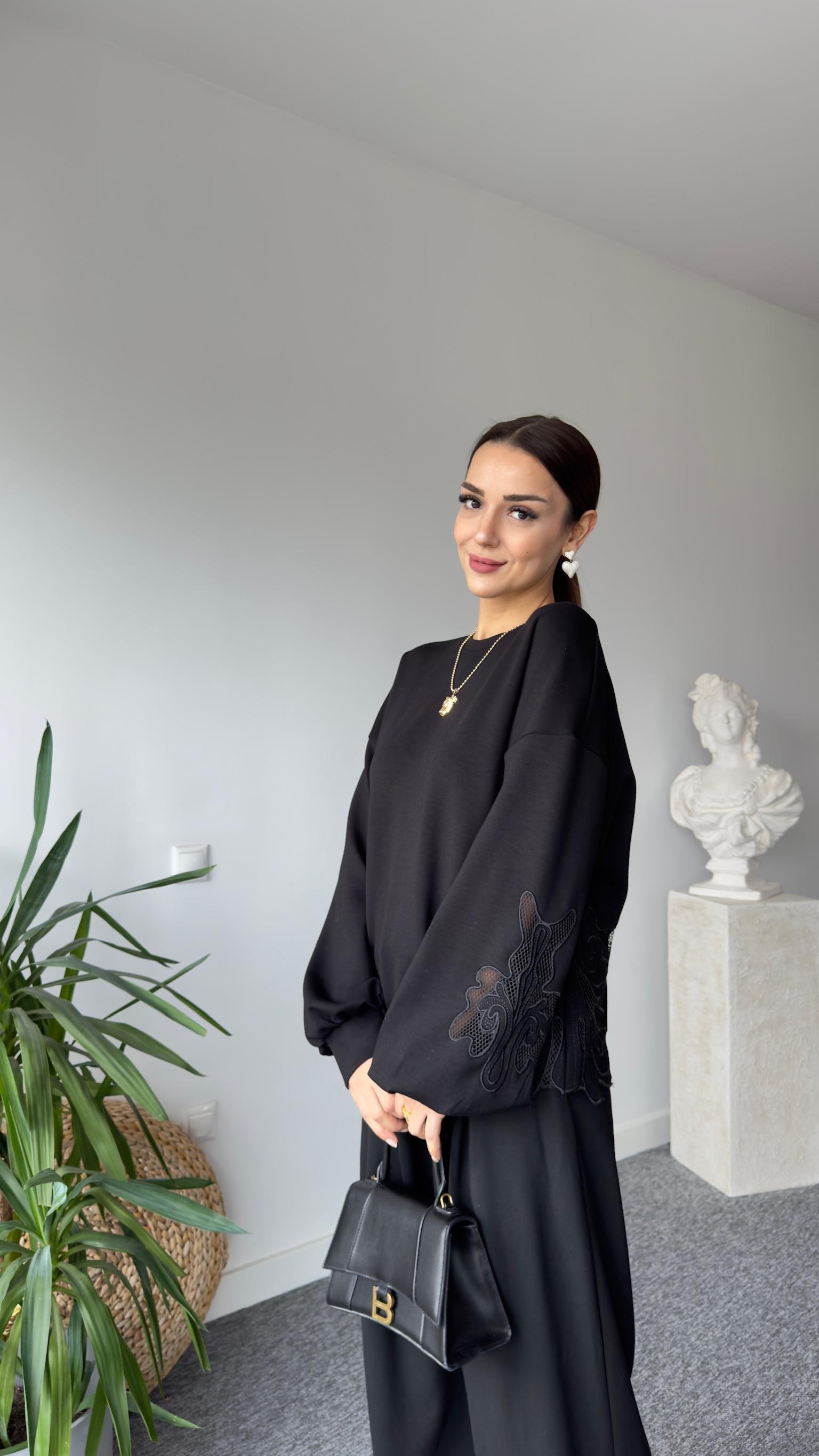 Orj Model Nakış Aplikeli Siyah Sweat