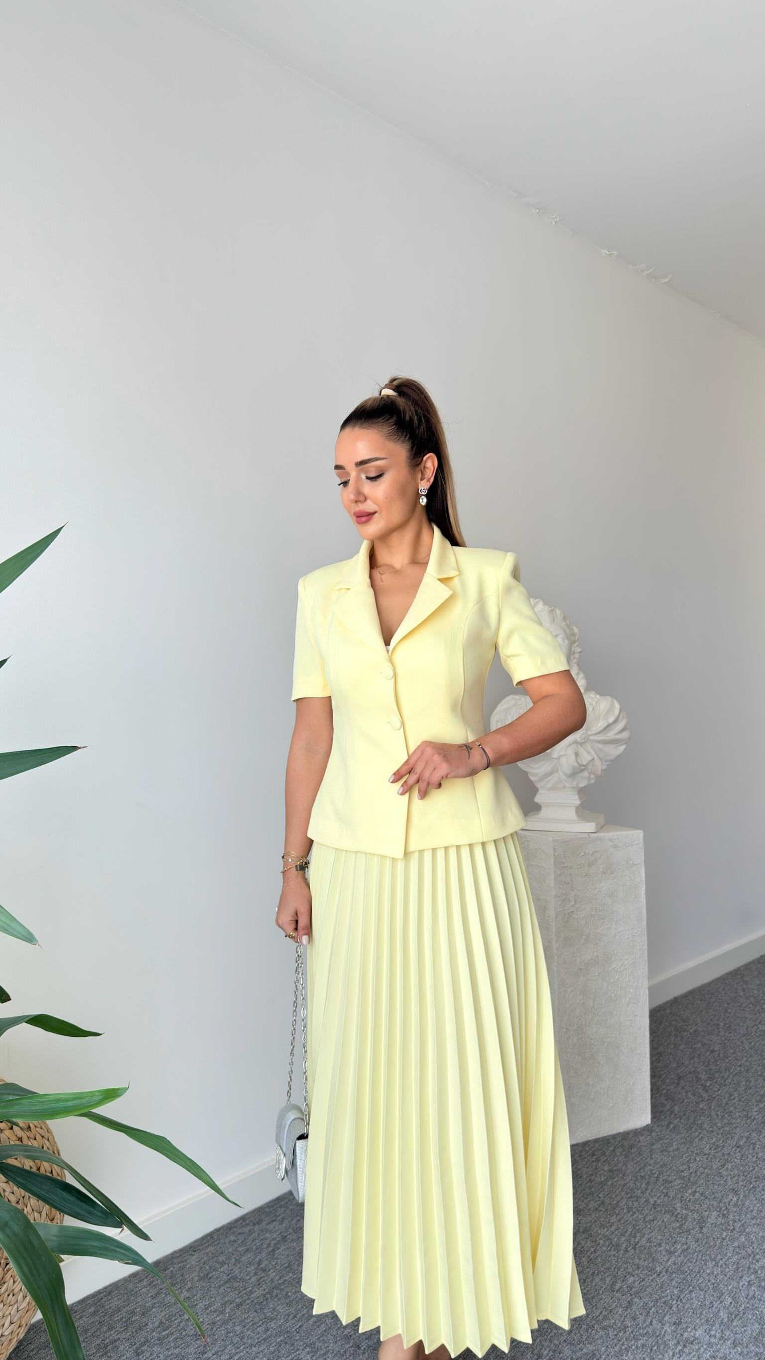 Nichol Sarı Yelekli Etek Takım