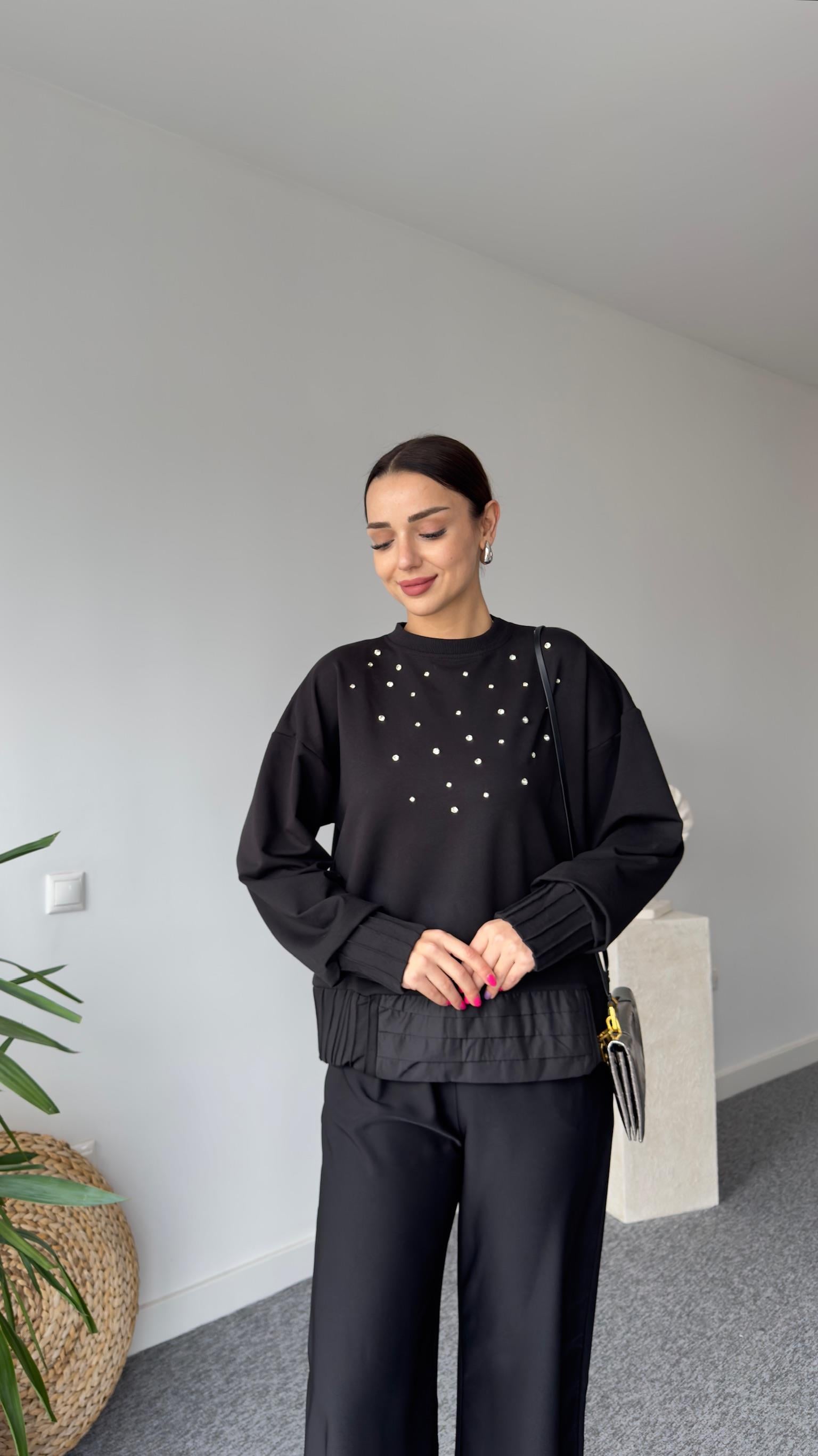 Marka Model Taş Detaylı Siyah Sweat