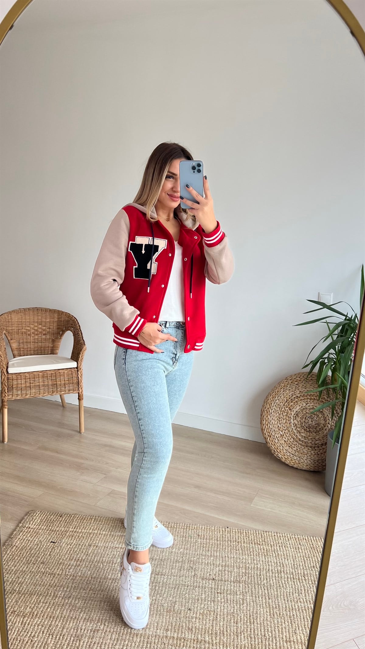 Kapüşonlu Kırmızı Kolej Ceket