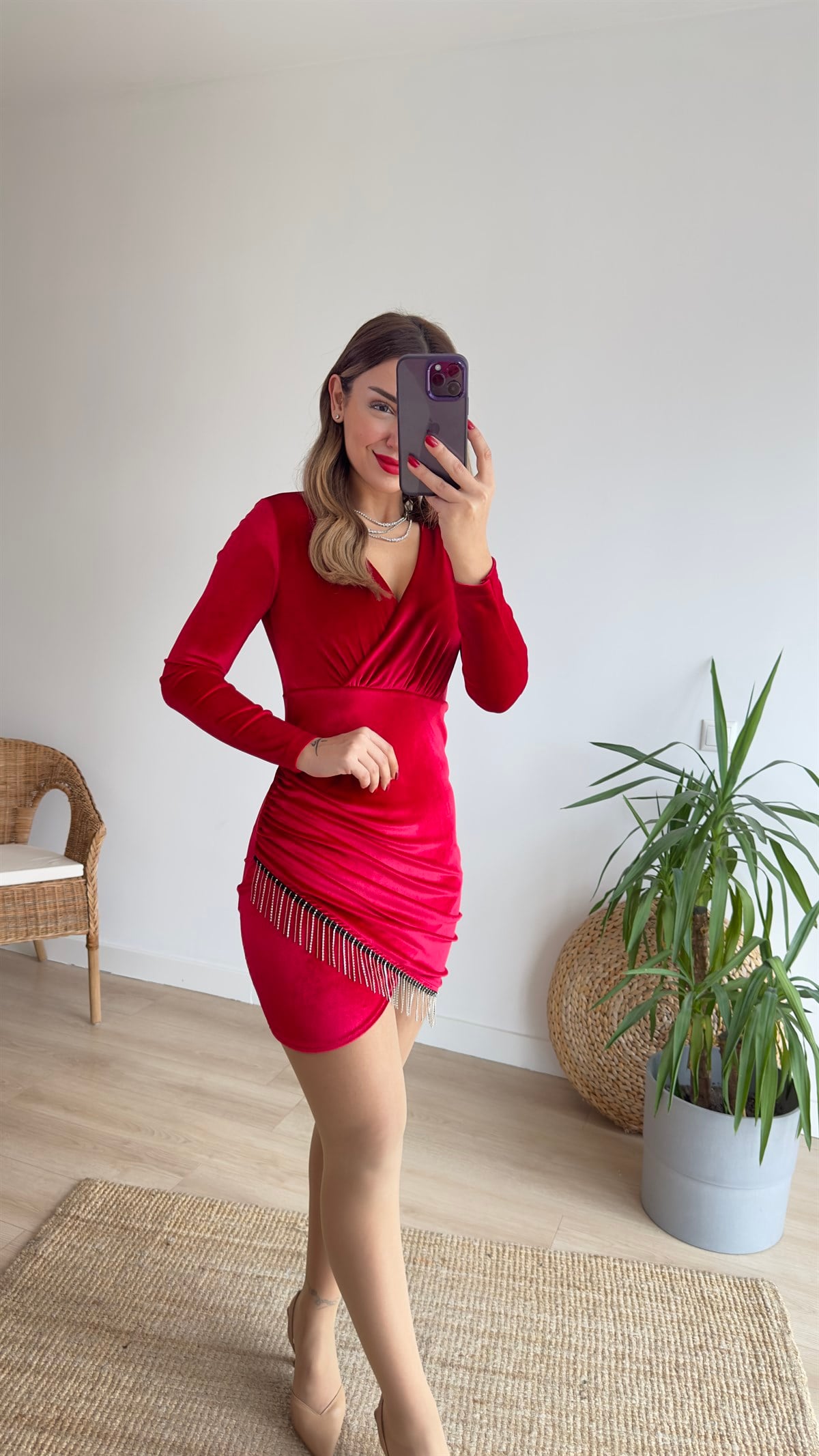 Taş Detaylı Kırmızı Kadife Elbise 