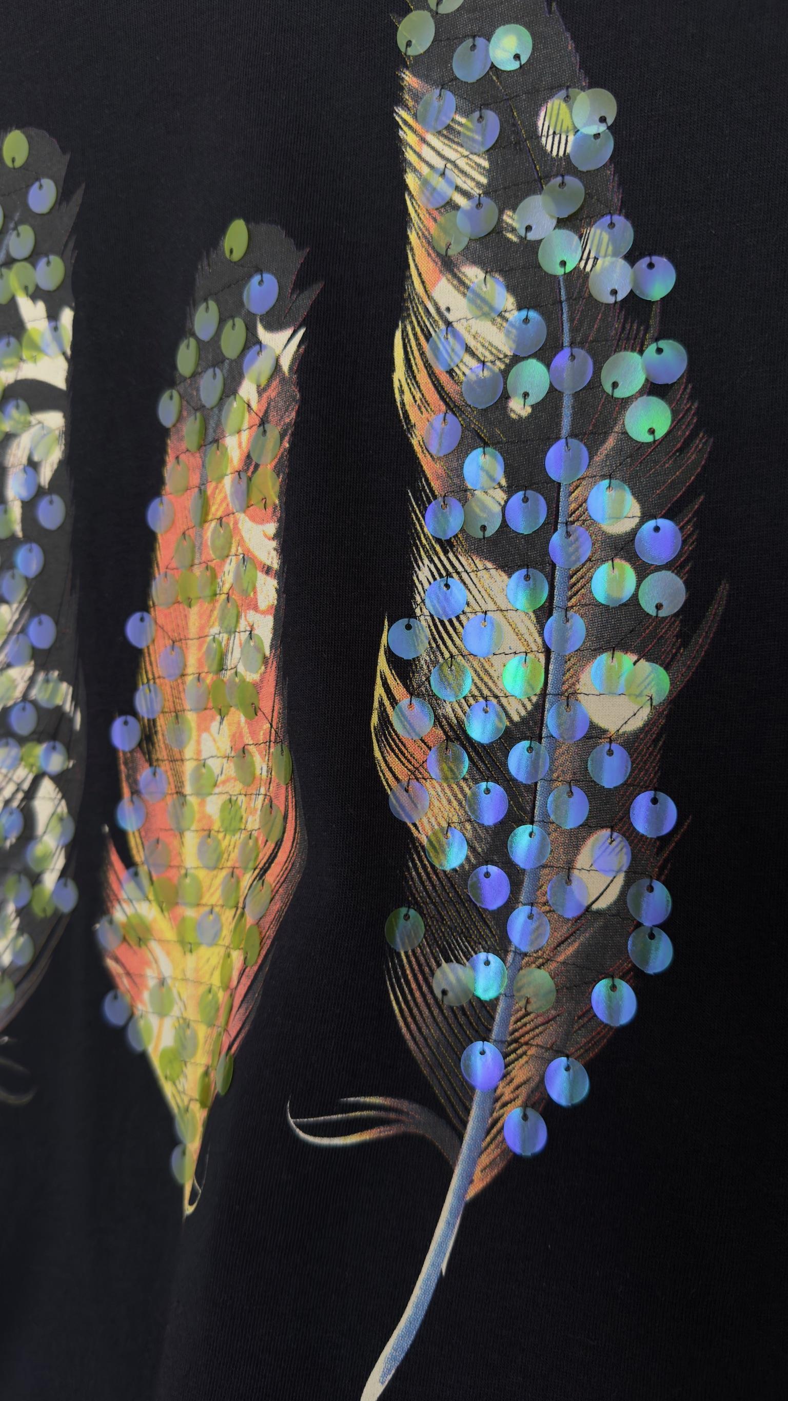 Renkli Kuş Tüyü Baskı Tshirt