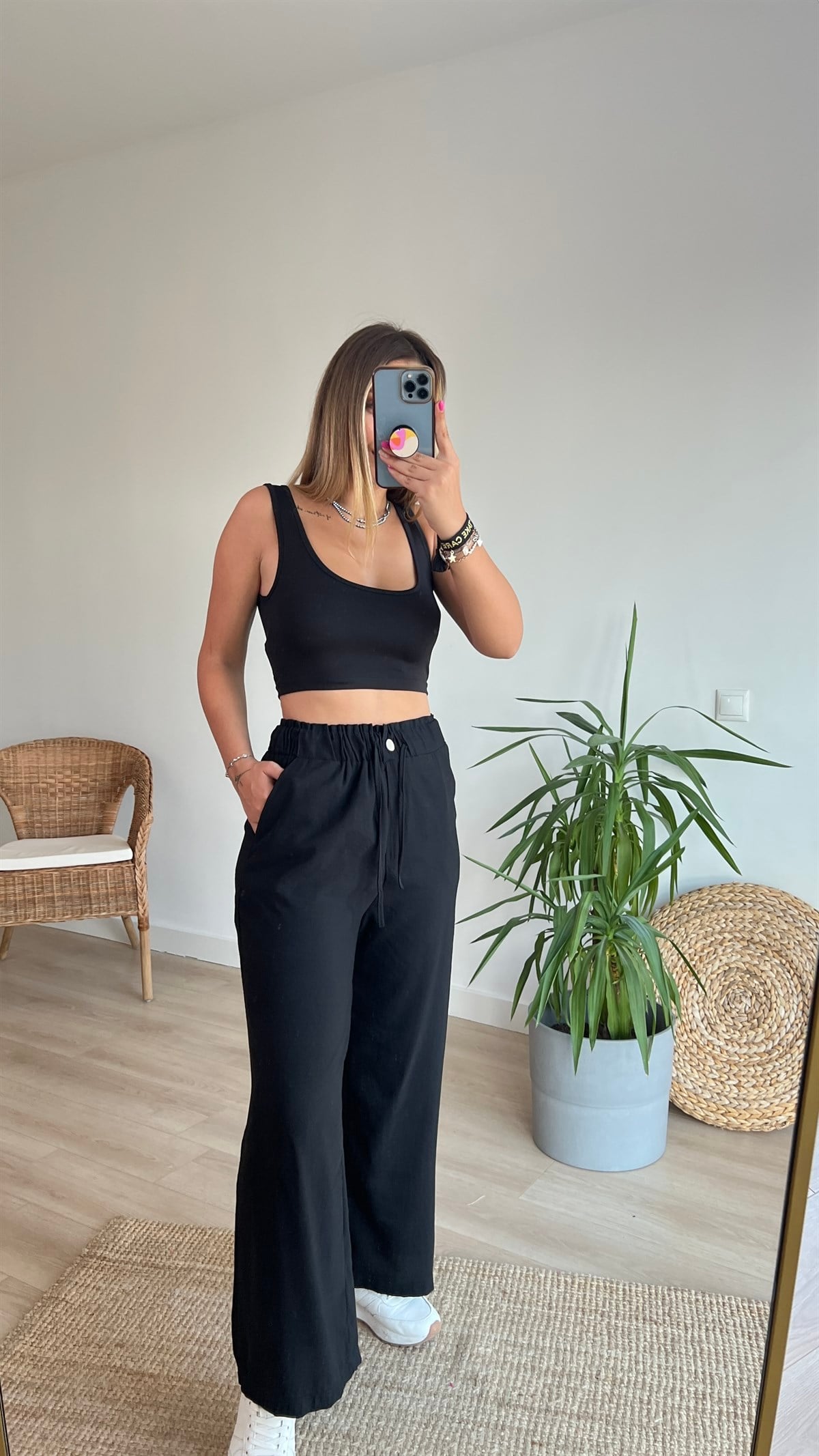 Beli Lastikli Siyah Pantolon