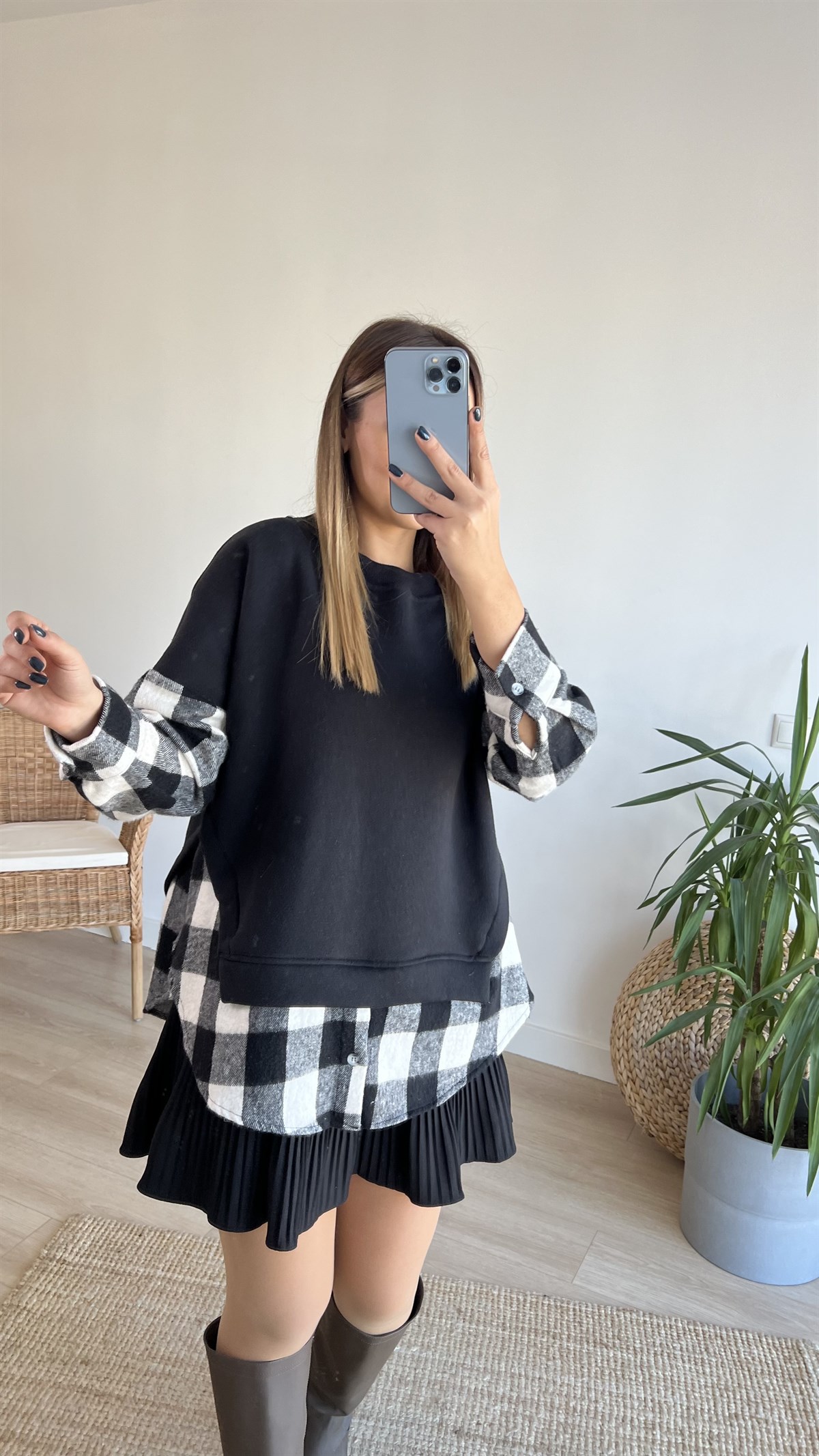 Siyah Ekose Detaylı Sweatshirt