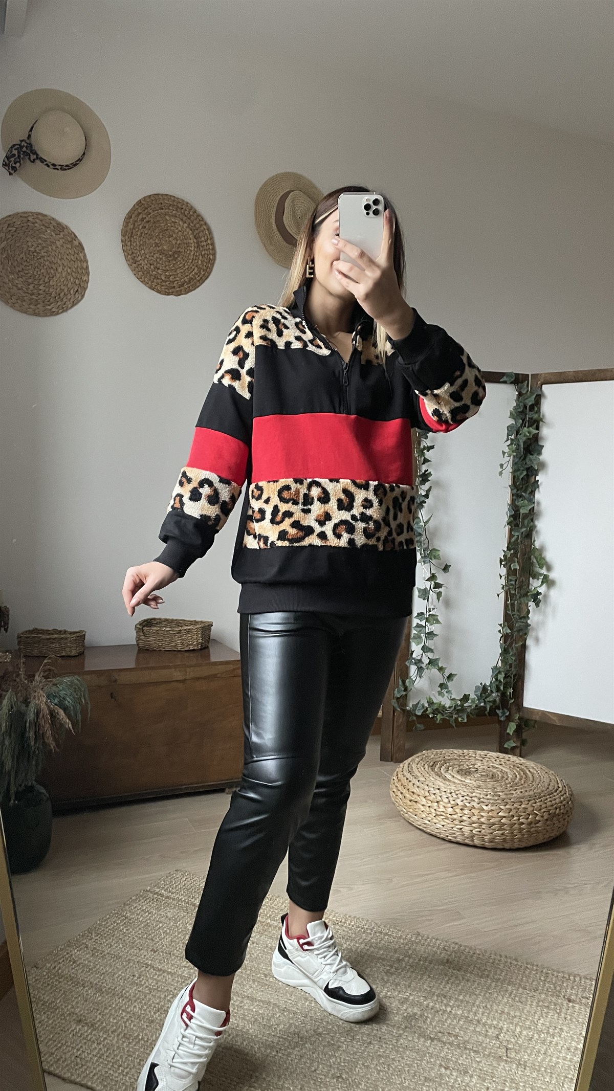 Peluş Leopar Detaylı Yarım Fermuar Sweat