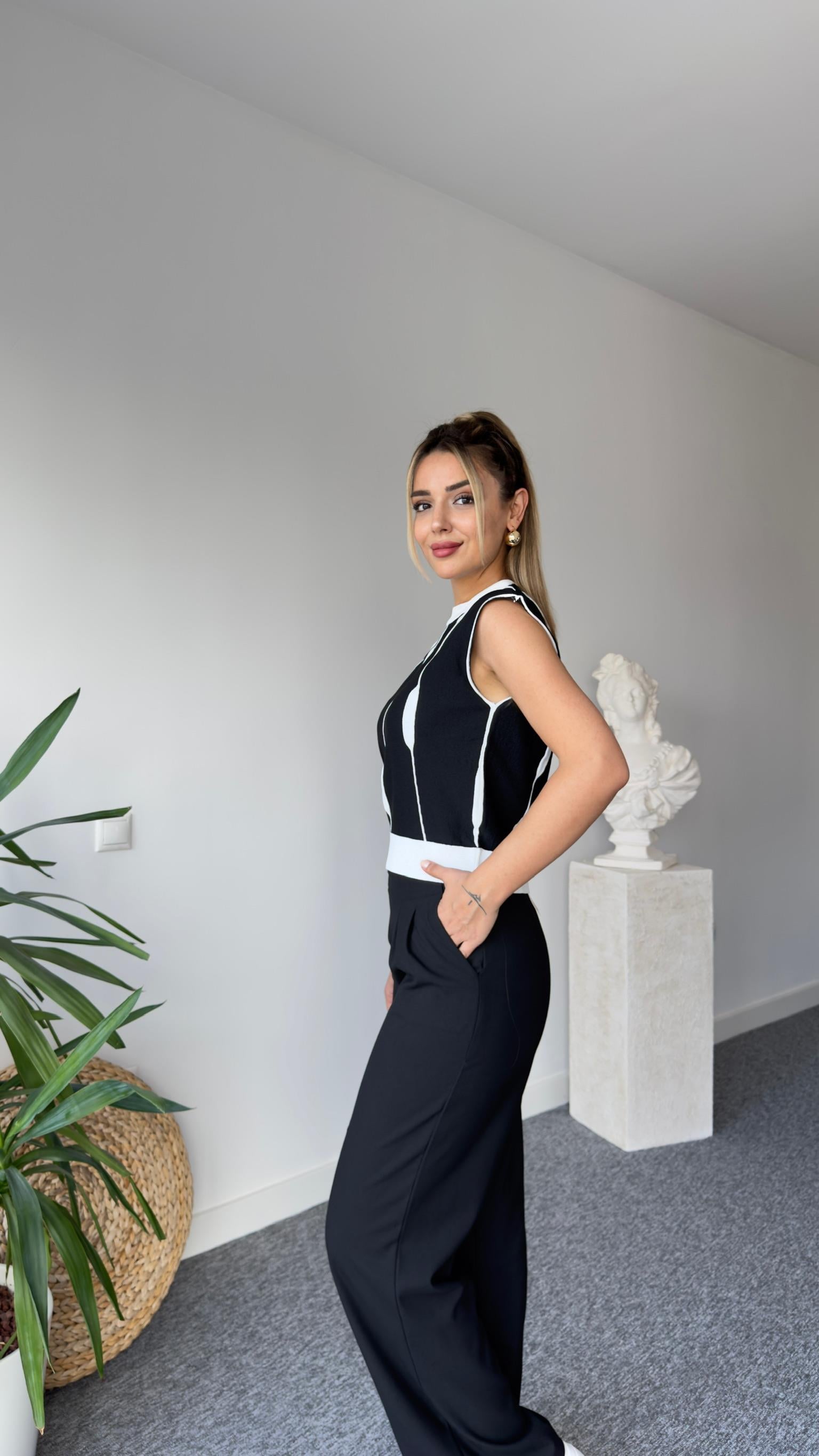 Mosta Kolsuz Siyah Bluz 