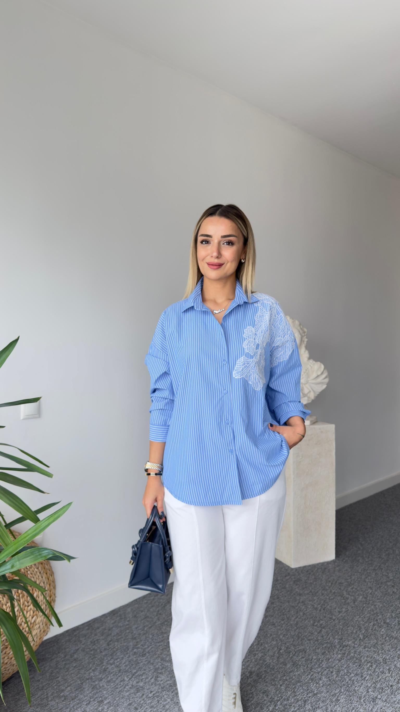 Zra Model Omzu Nakışlı Çizgili Gömlek