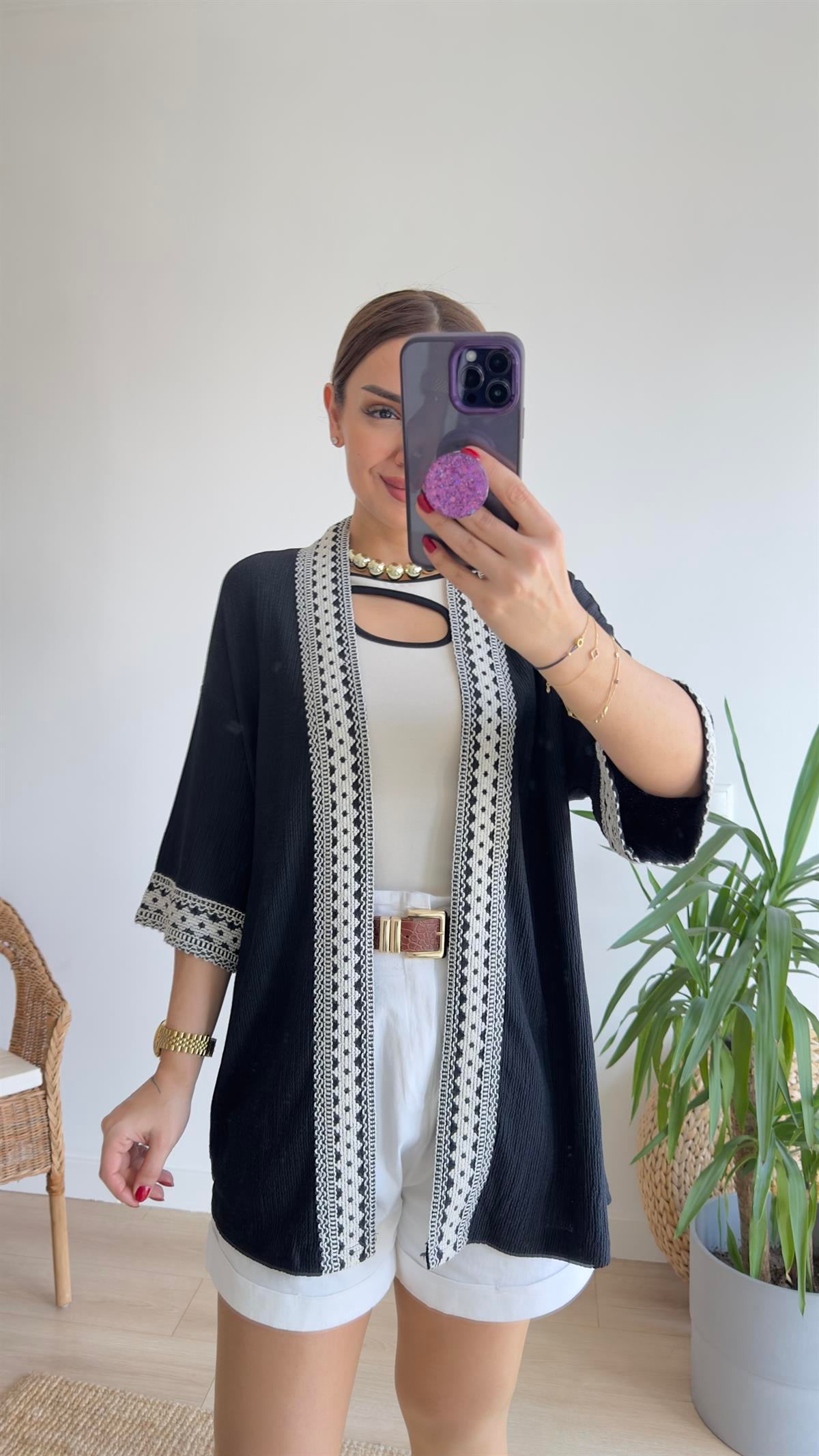 Mihra Şerit Detaylı Siyah Kimono