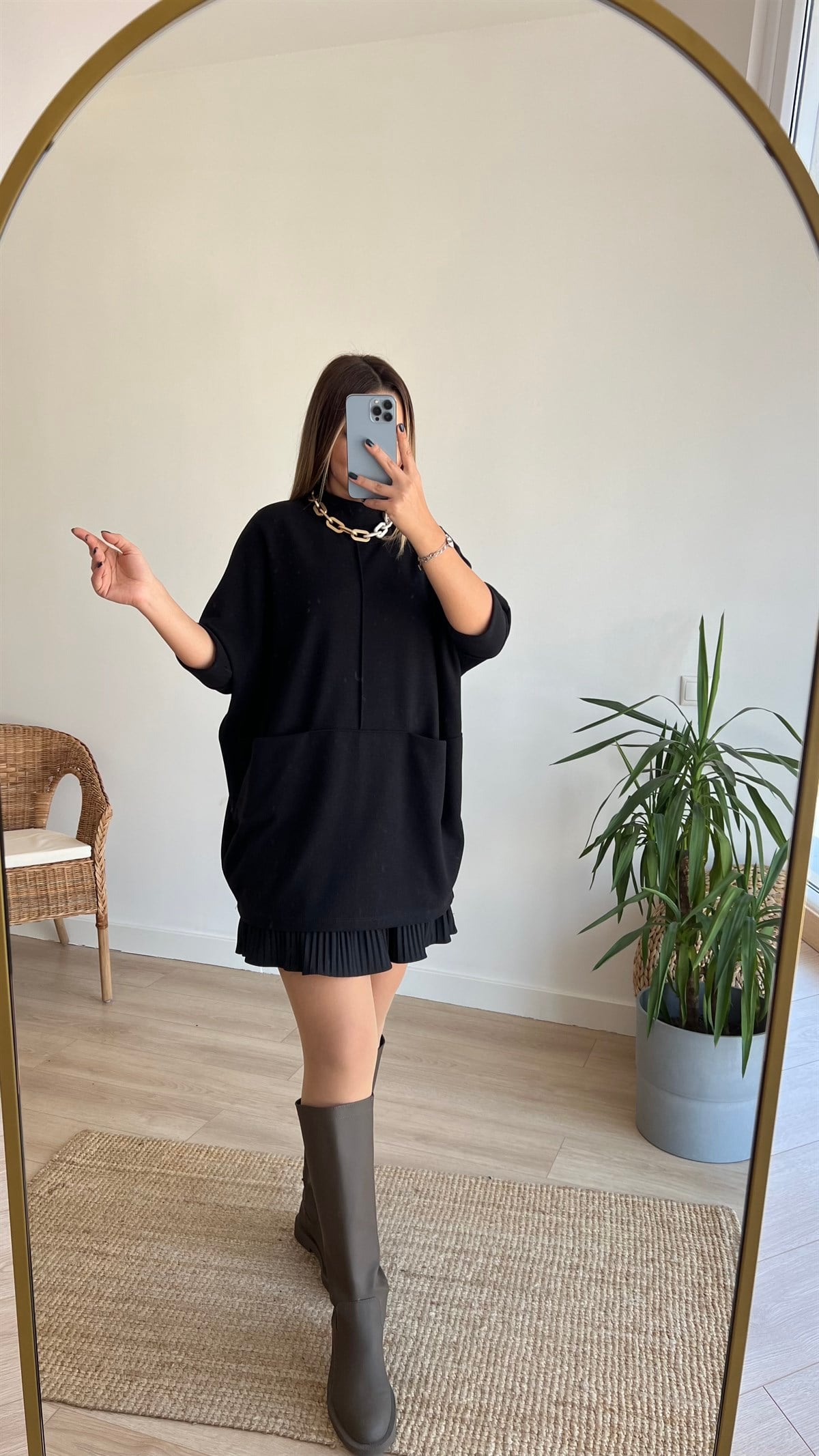 Önden Cepli Siyah Tunik