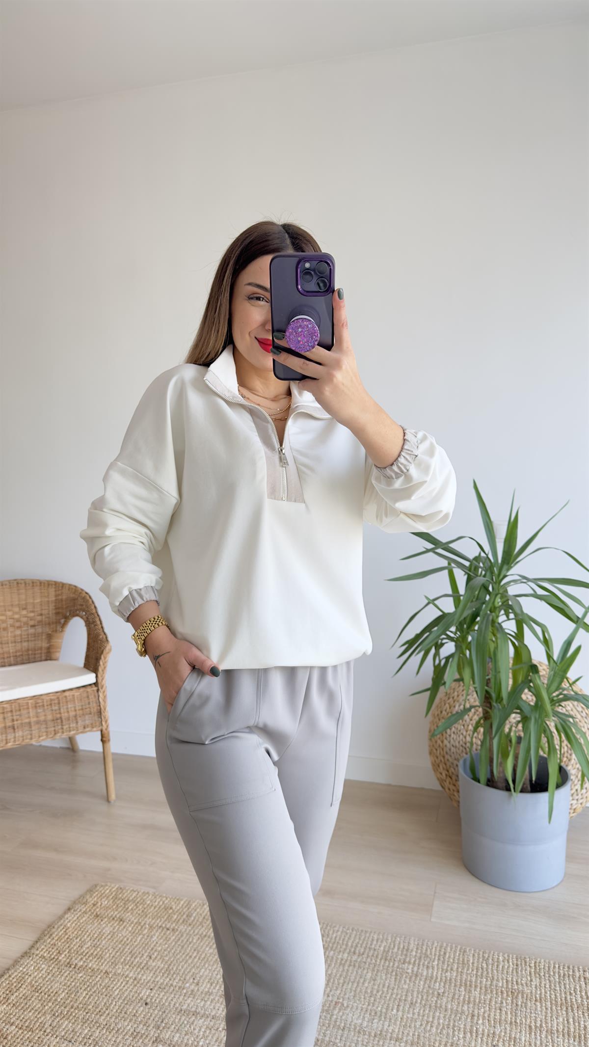 Yarım Fermuar Paraşüt Detay Beyaz Sweat