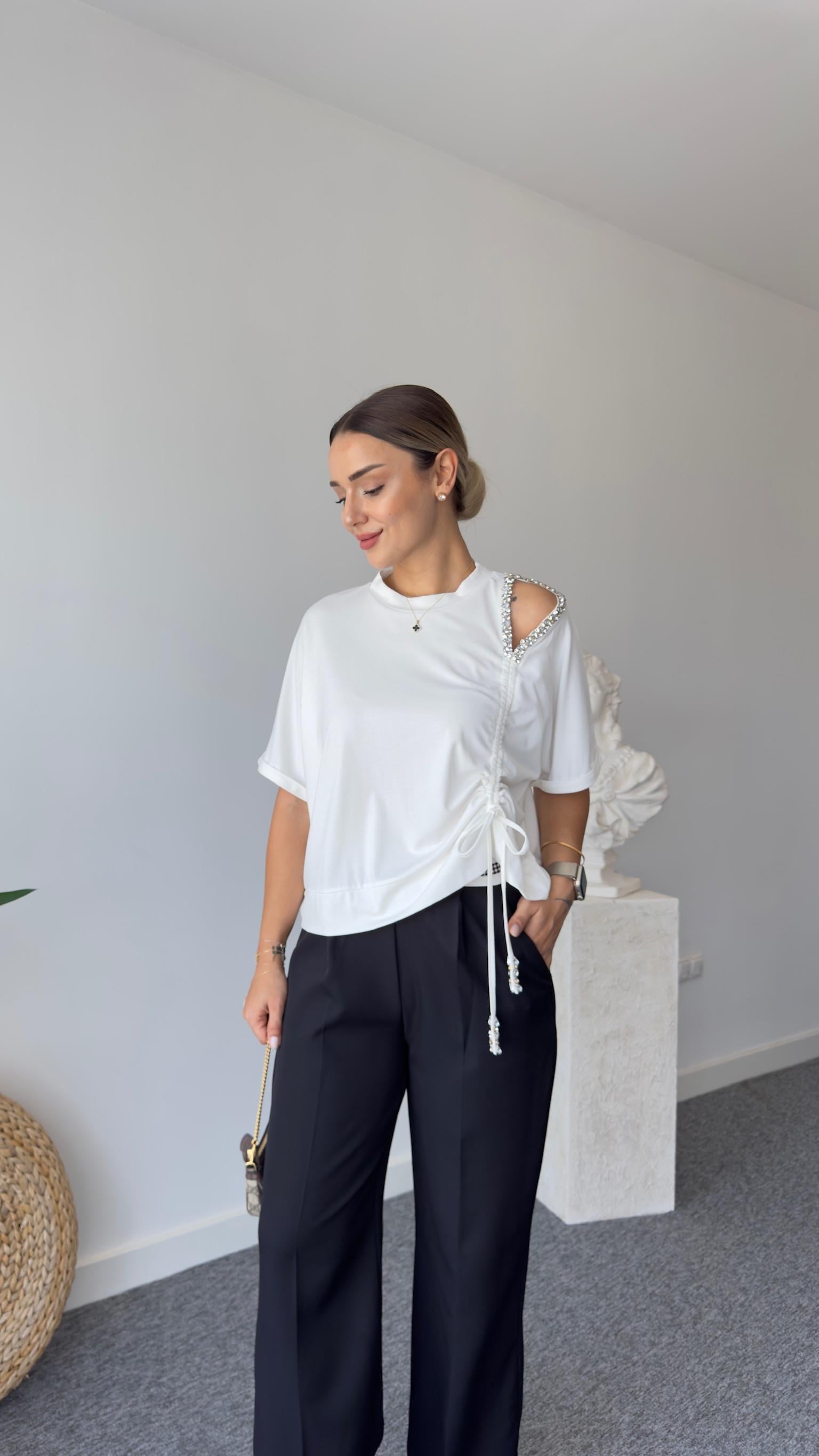 Viktoria Omuz Taşlı Büzgülü Beyaz  Modal Tshirt